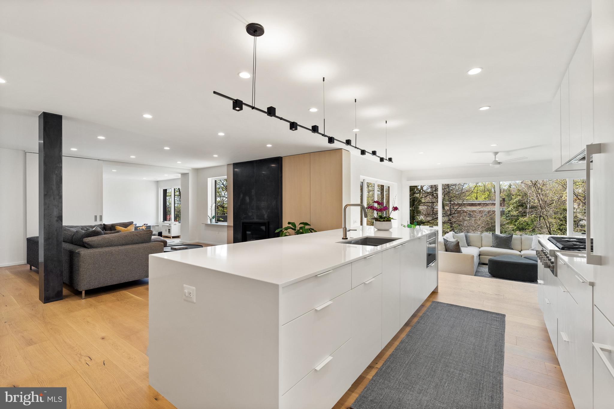 WOODLEY PARK - Residential