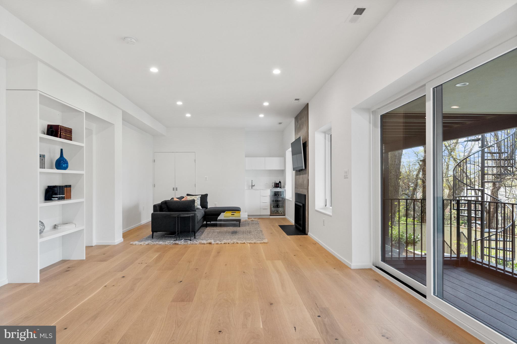 WOODLEY PARK - Residential