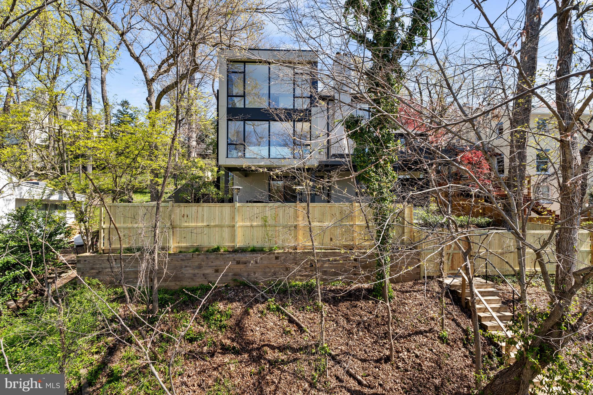 WOODLEY PARK - Residential