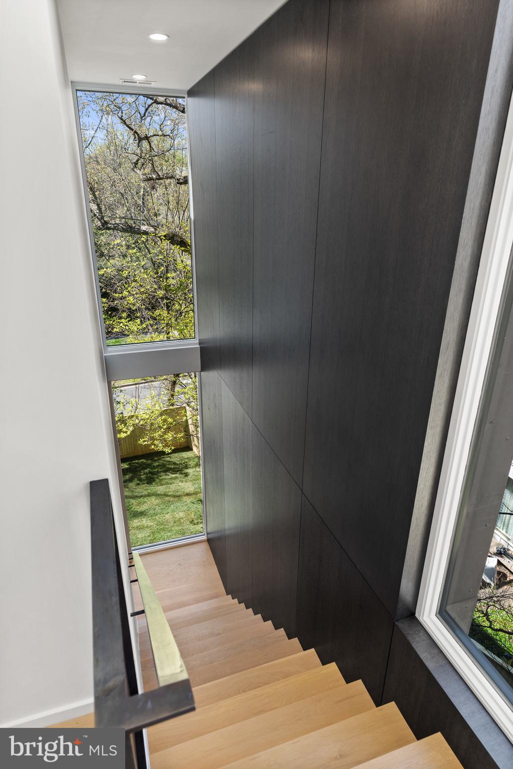 WOODLEY PARK - Residential