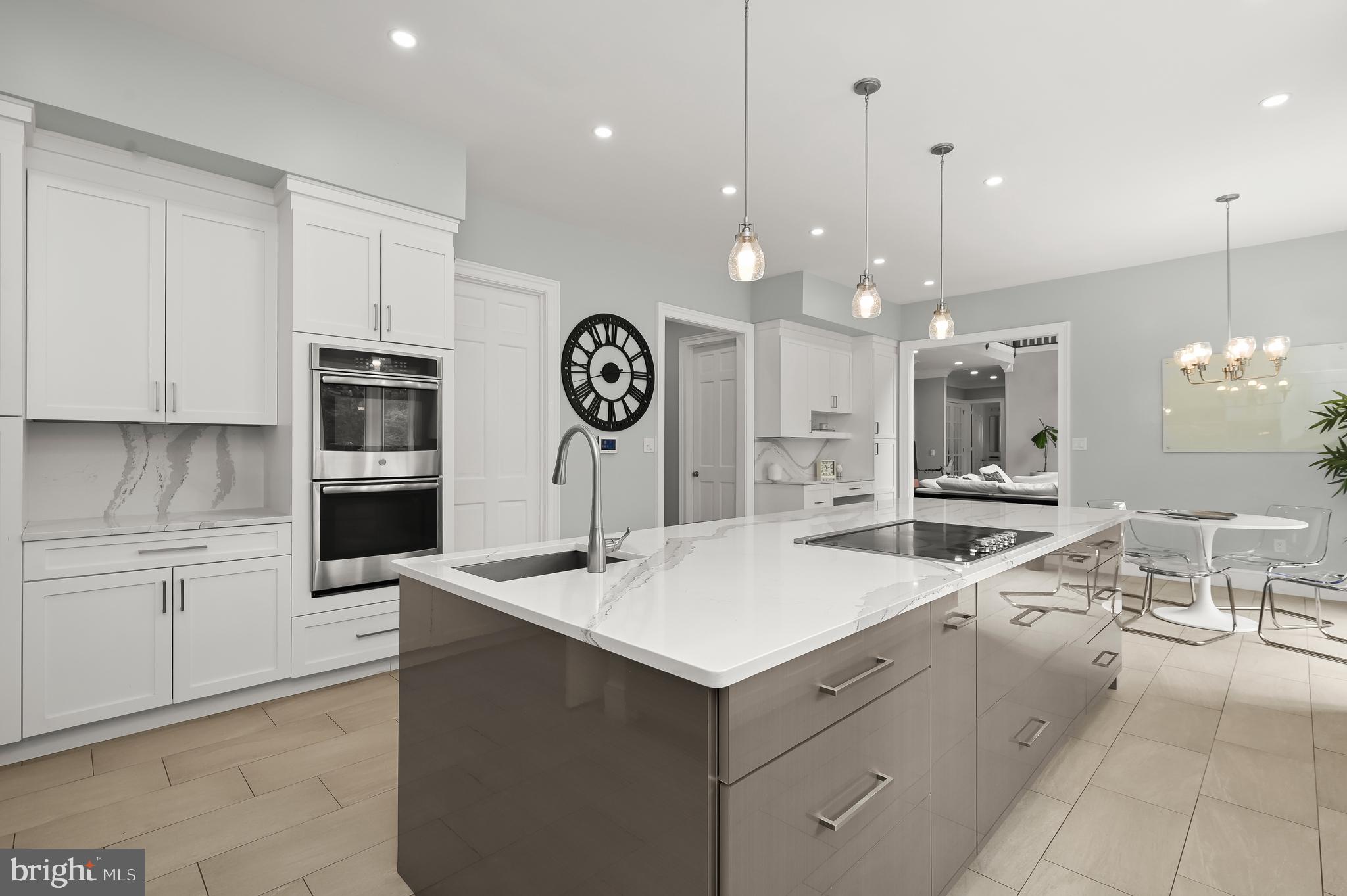 BRADLEY HILLS GROVE - Residential