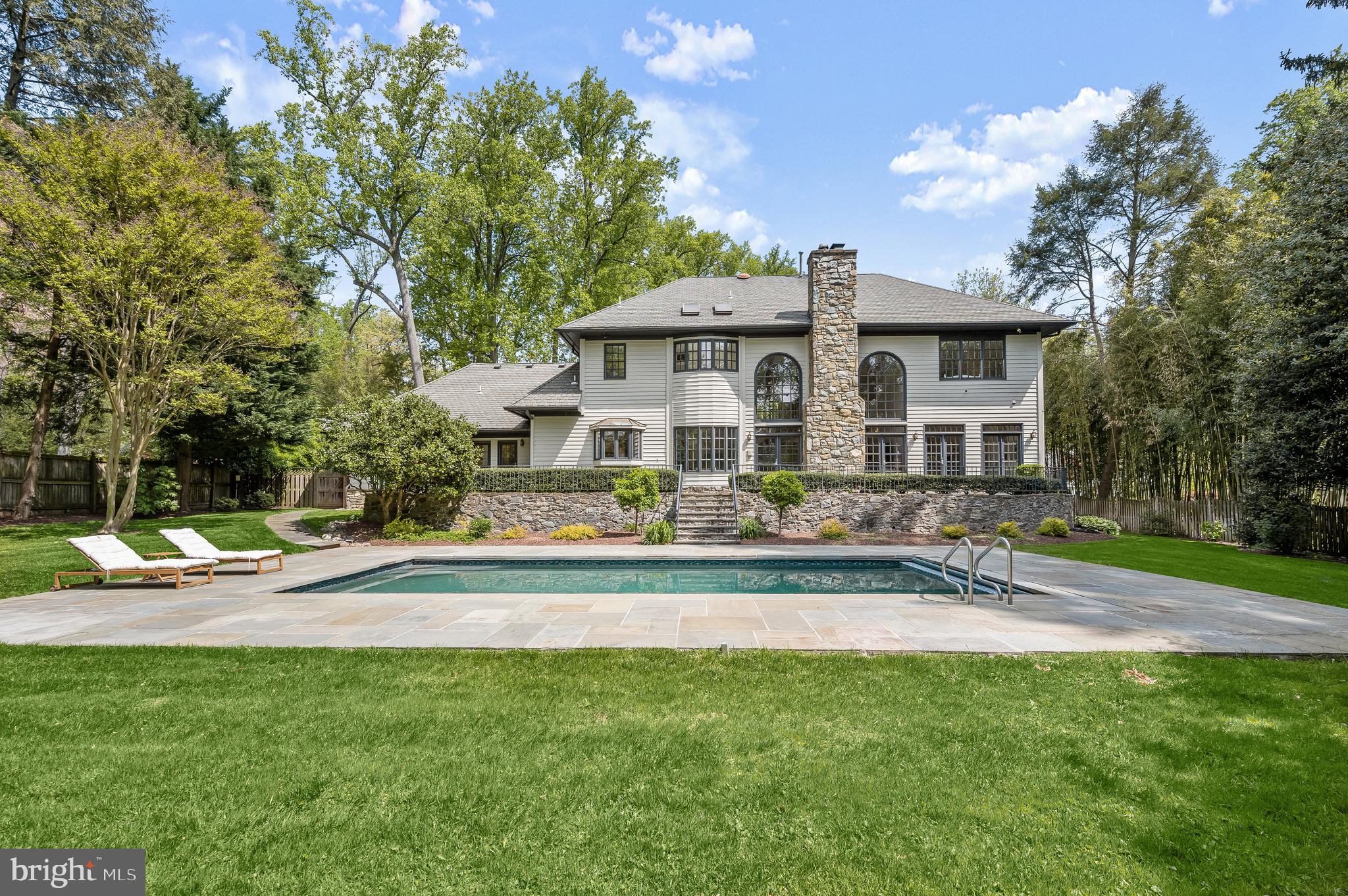 BRADLEY HILLS GROVE - Residential
