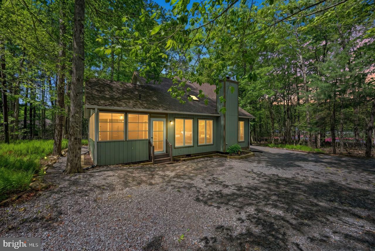 ARROWHEAD LAKE - Residential