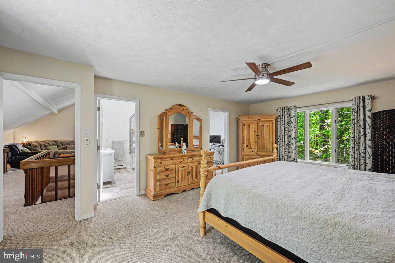 ARROWHEAD LAKE - Residential