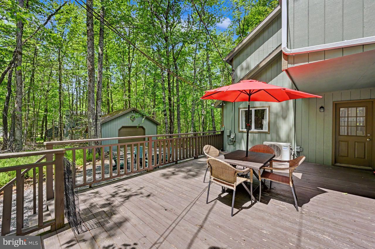 ARROWHEAD LAKE - Residential