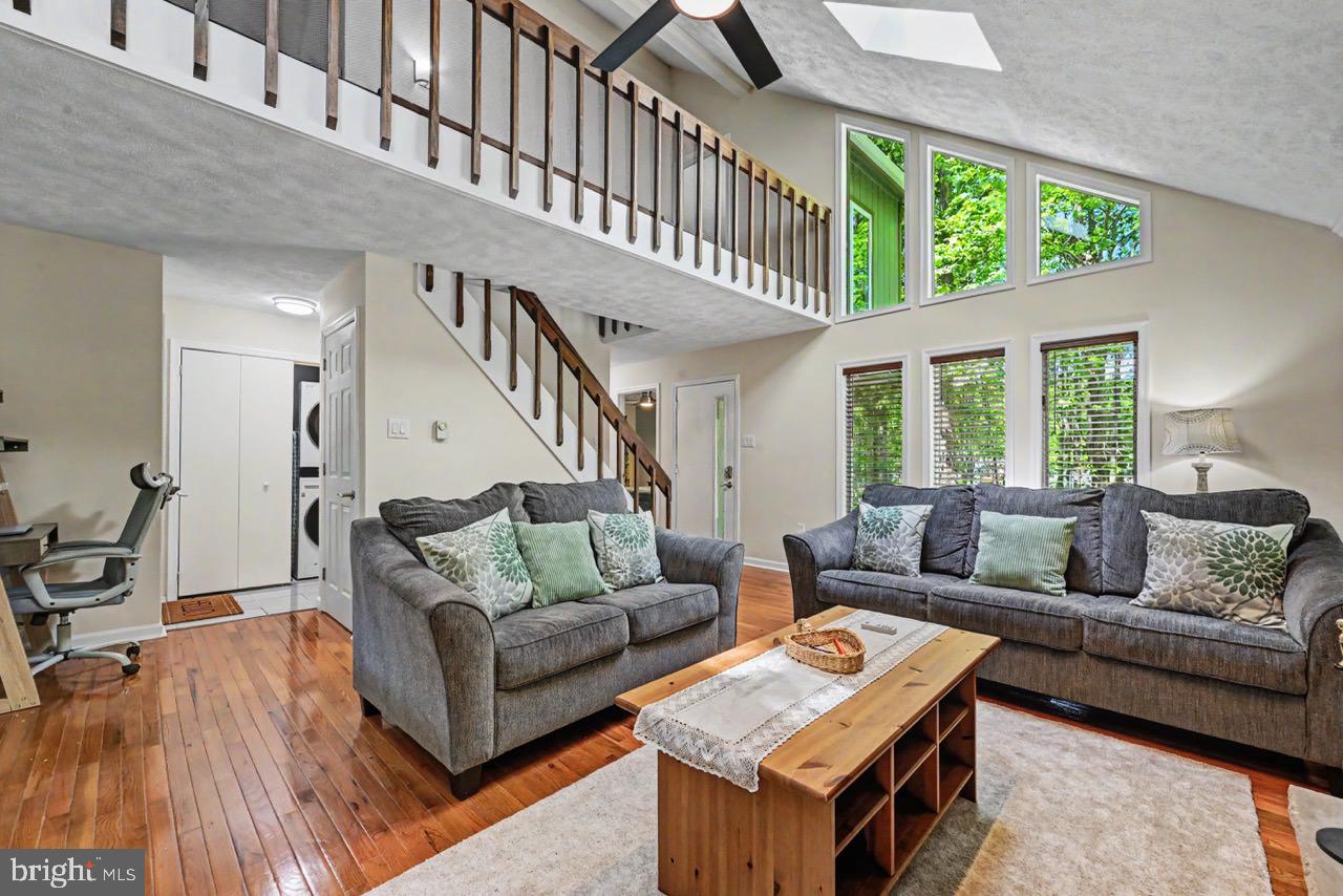 ARROWHEAD LAKE - Residential