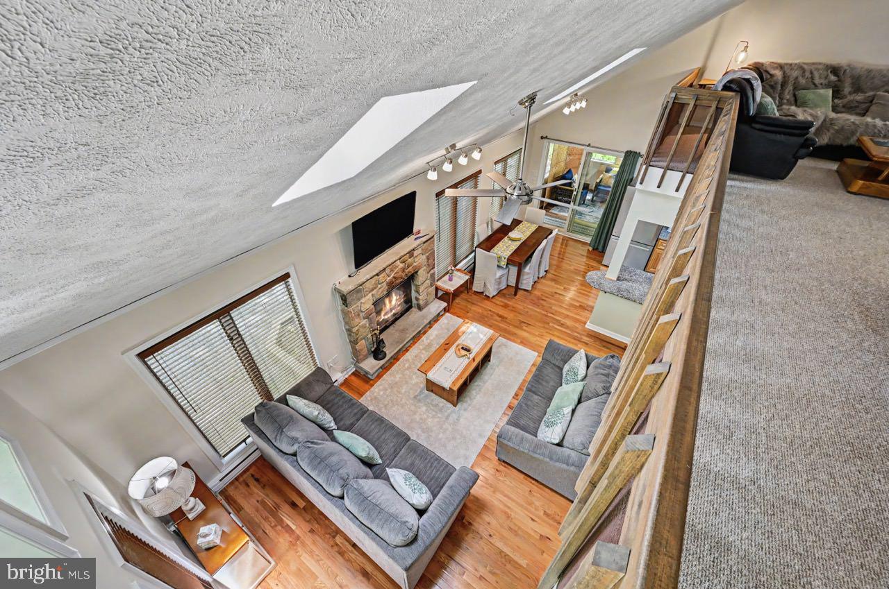 ARROWHEAD LAKE - Residential