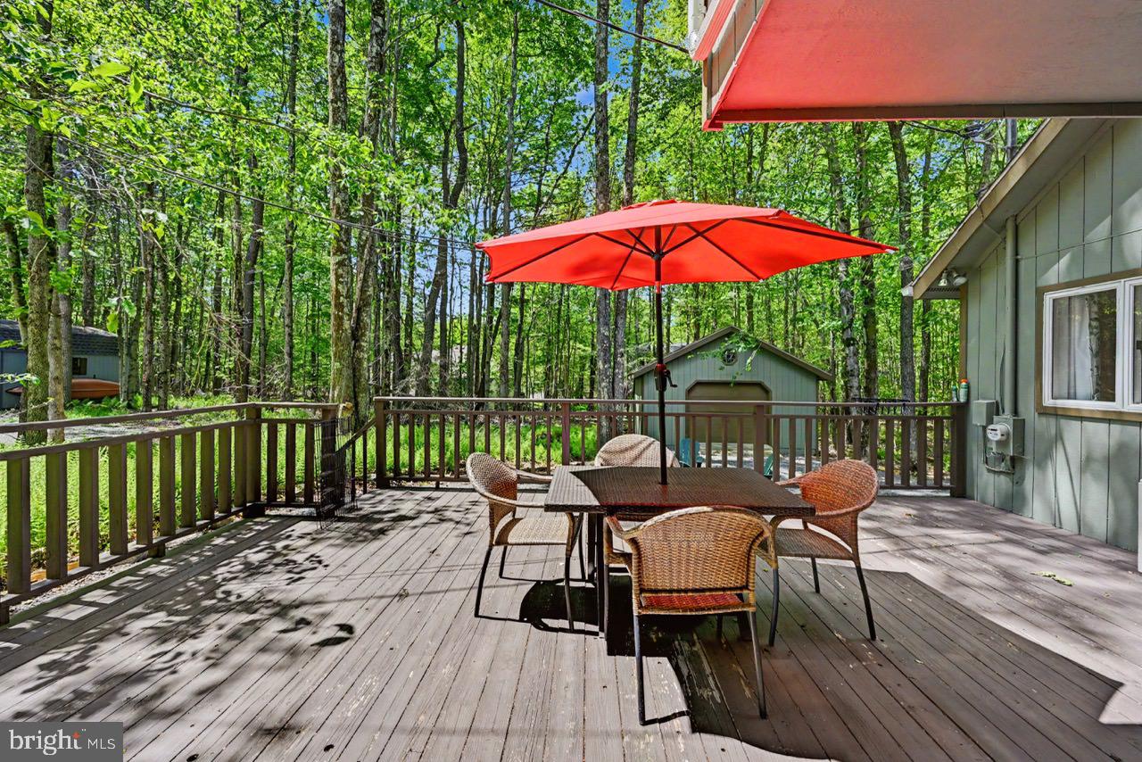 ARROWHEAD LAKE - Residential
