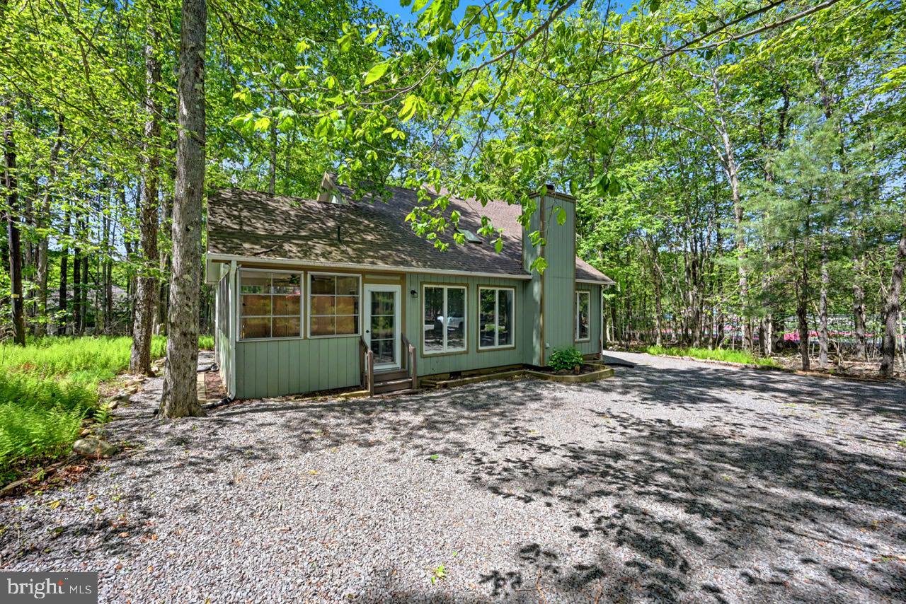 ARROWHEAD LAKE - Residential