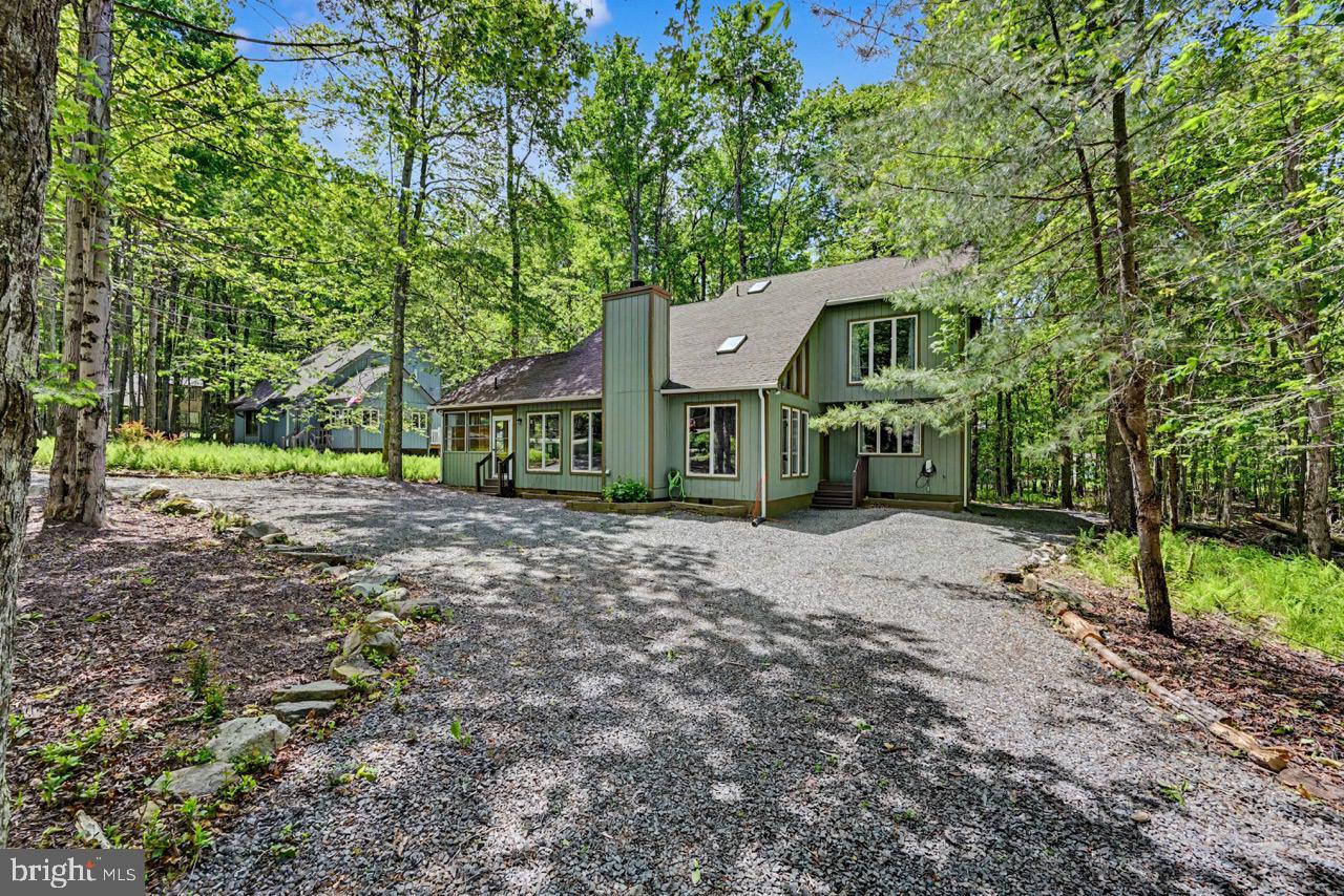 ARROWHEAD LAKE - Residential