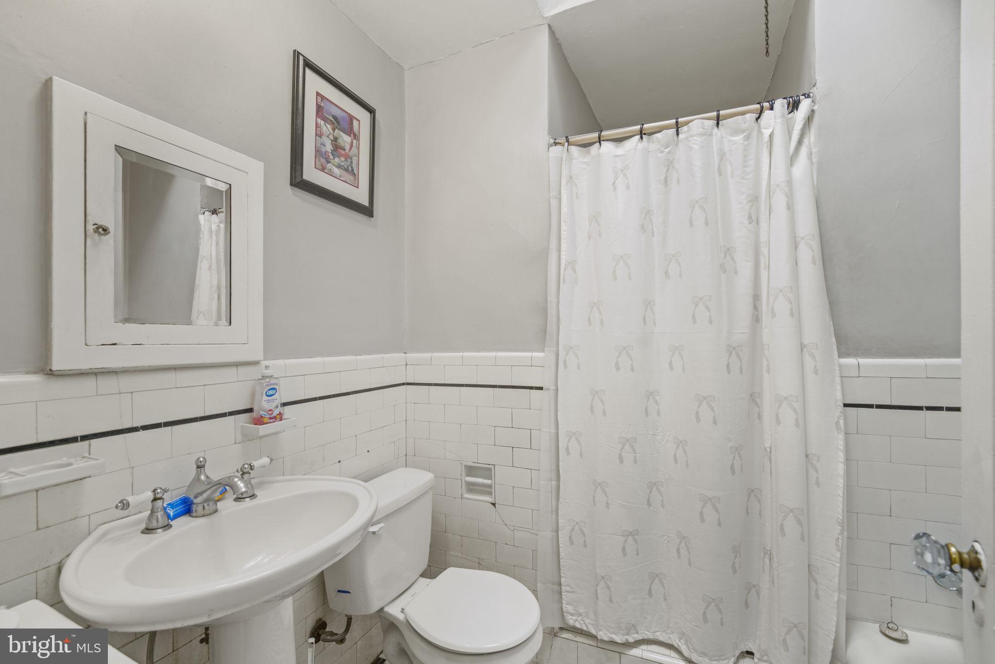 OXFORD CIRCLE - Residential