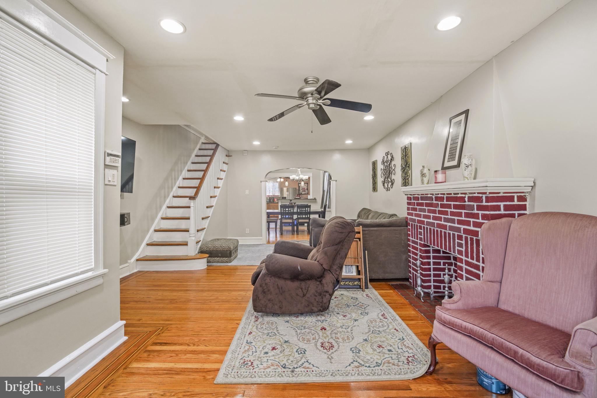 OXFORD CIRCLE - Residential