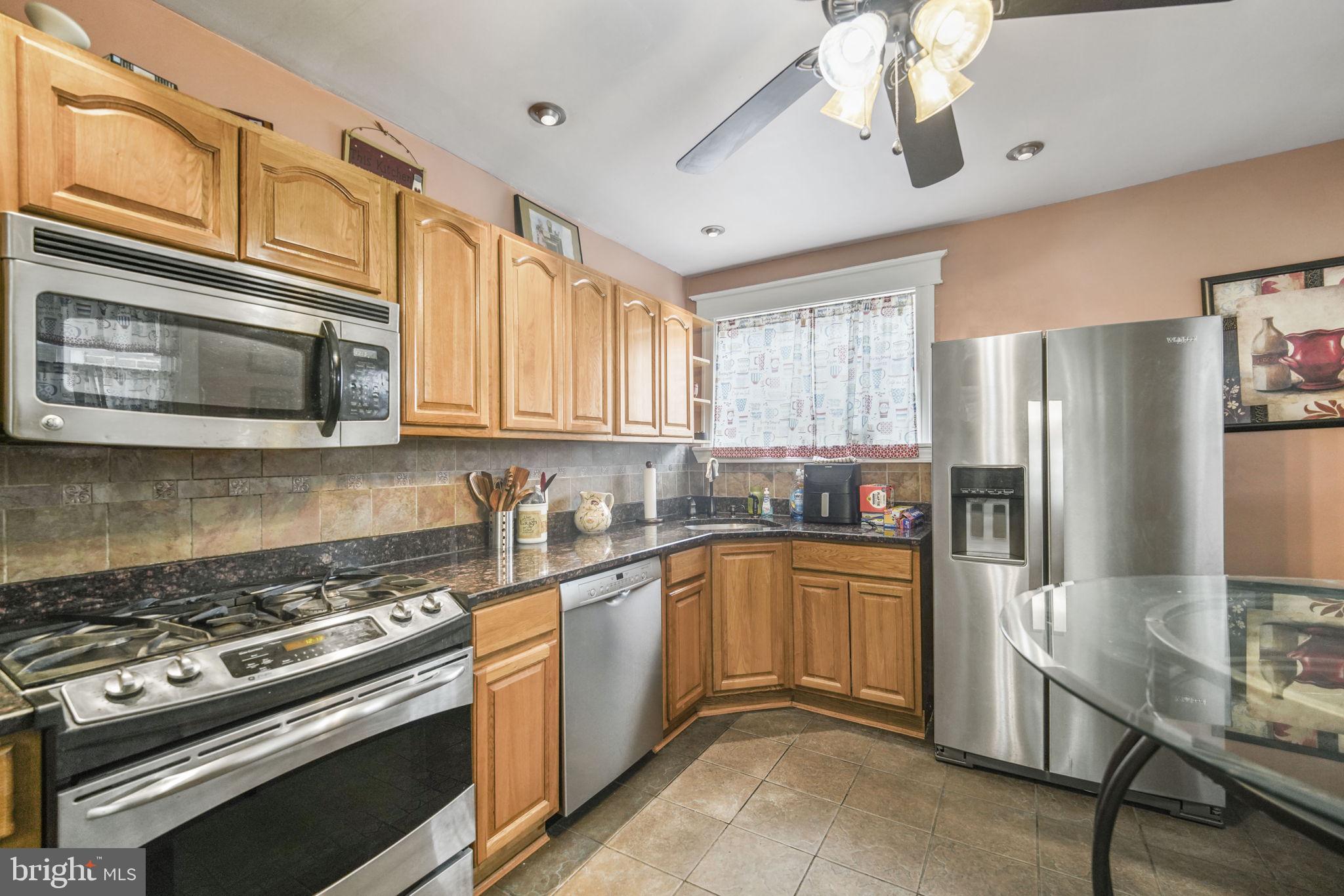 OXFORD CIRCLE - Residential
