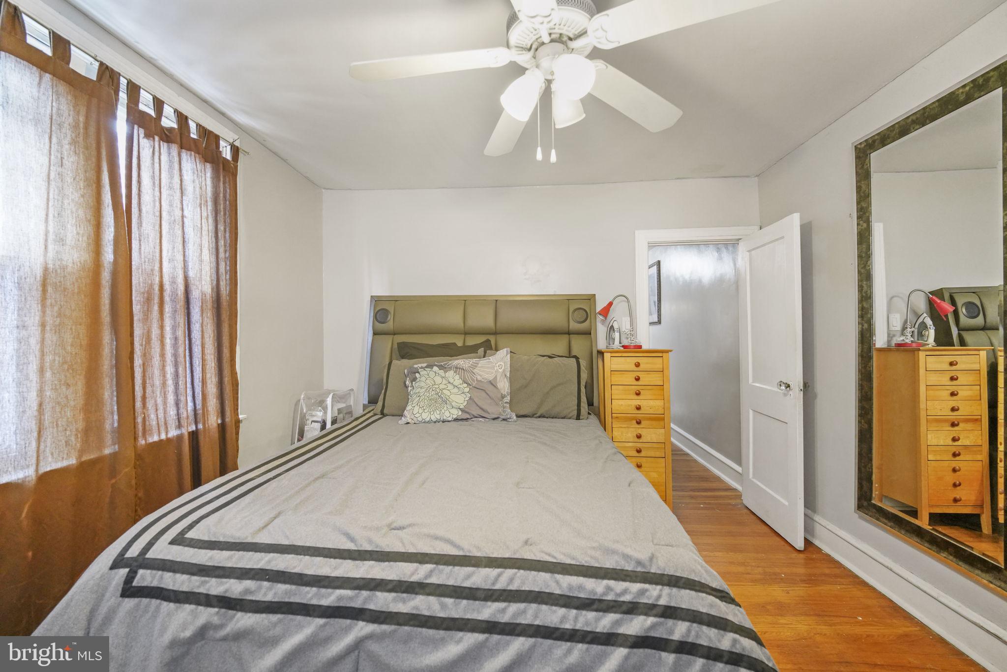 OXFORD CIRCLE - Residential