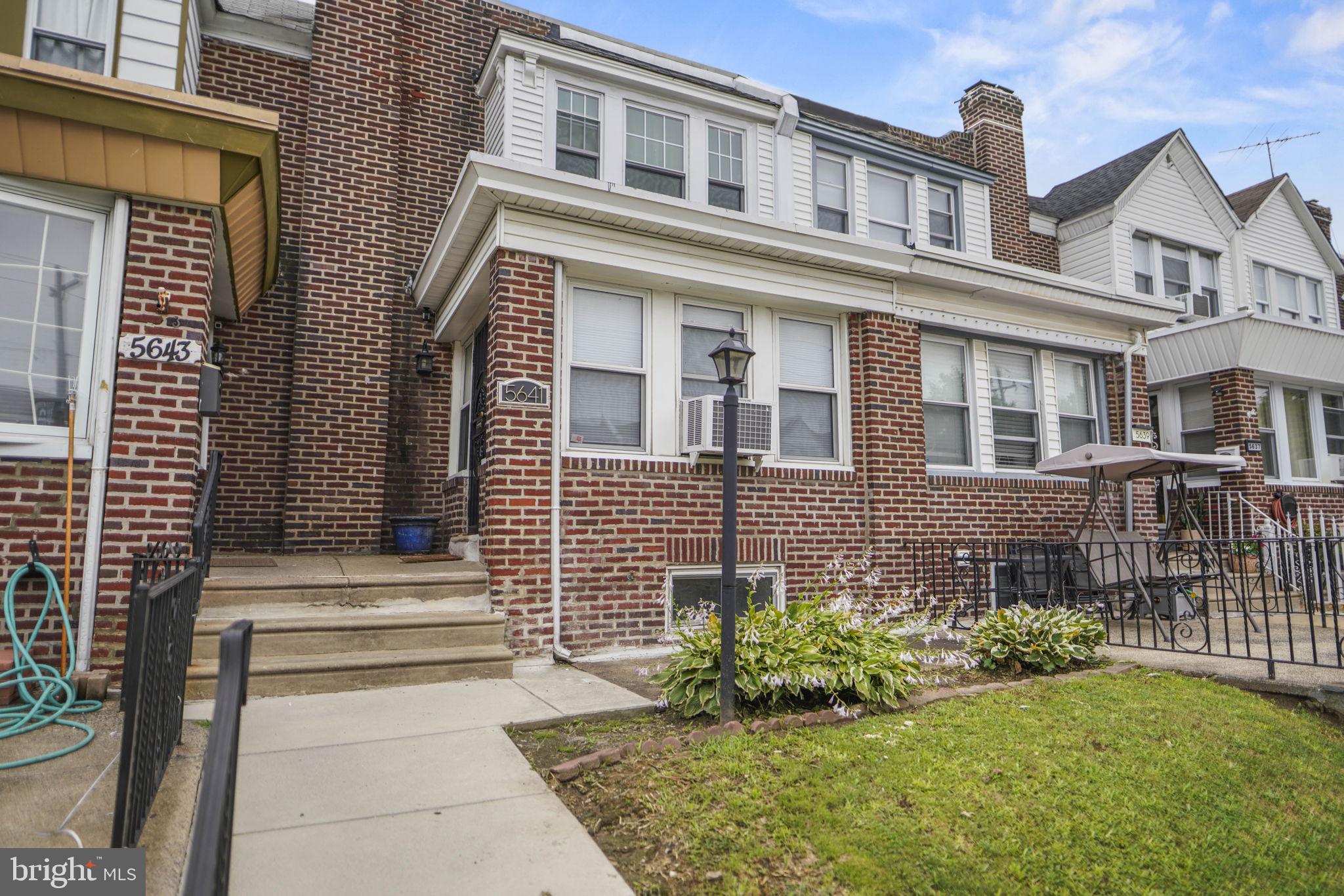 OXFORD CIRCLE - Residential
