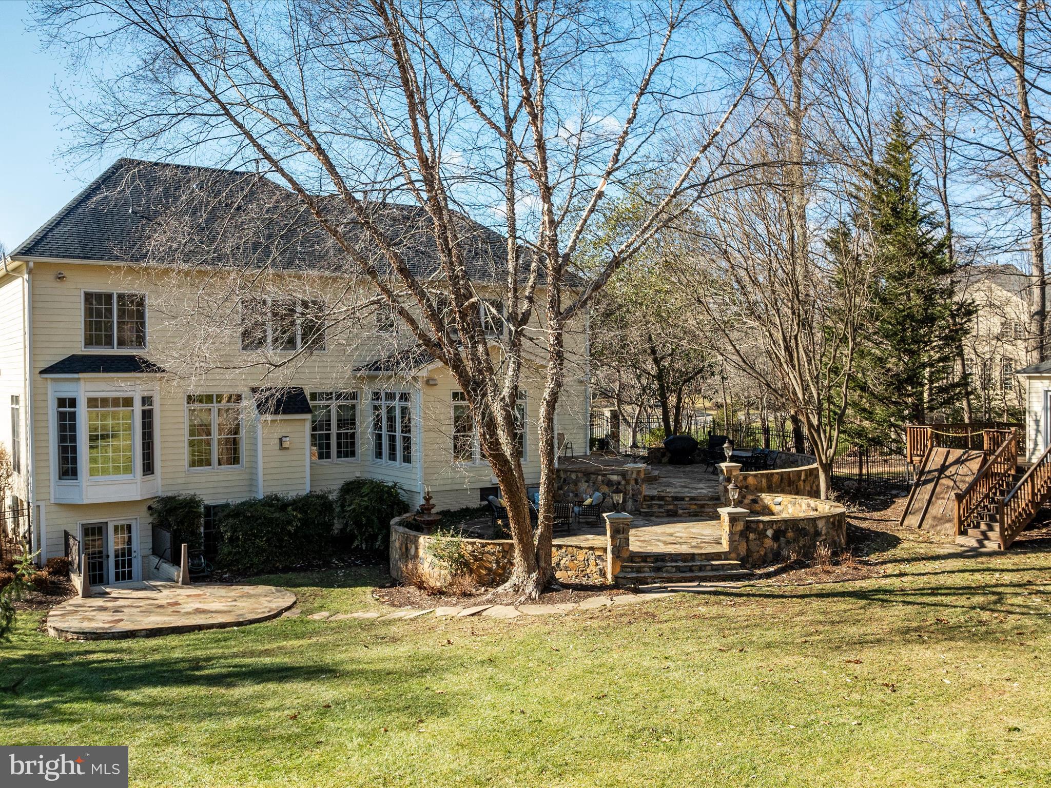 CARIS GLENNE - Residential