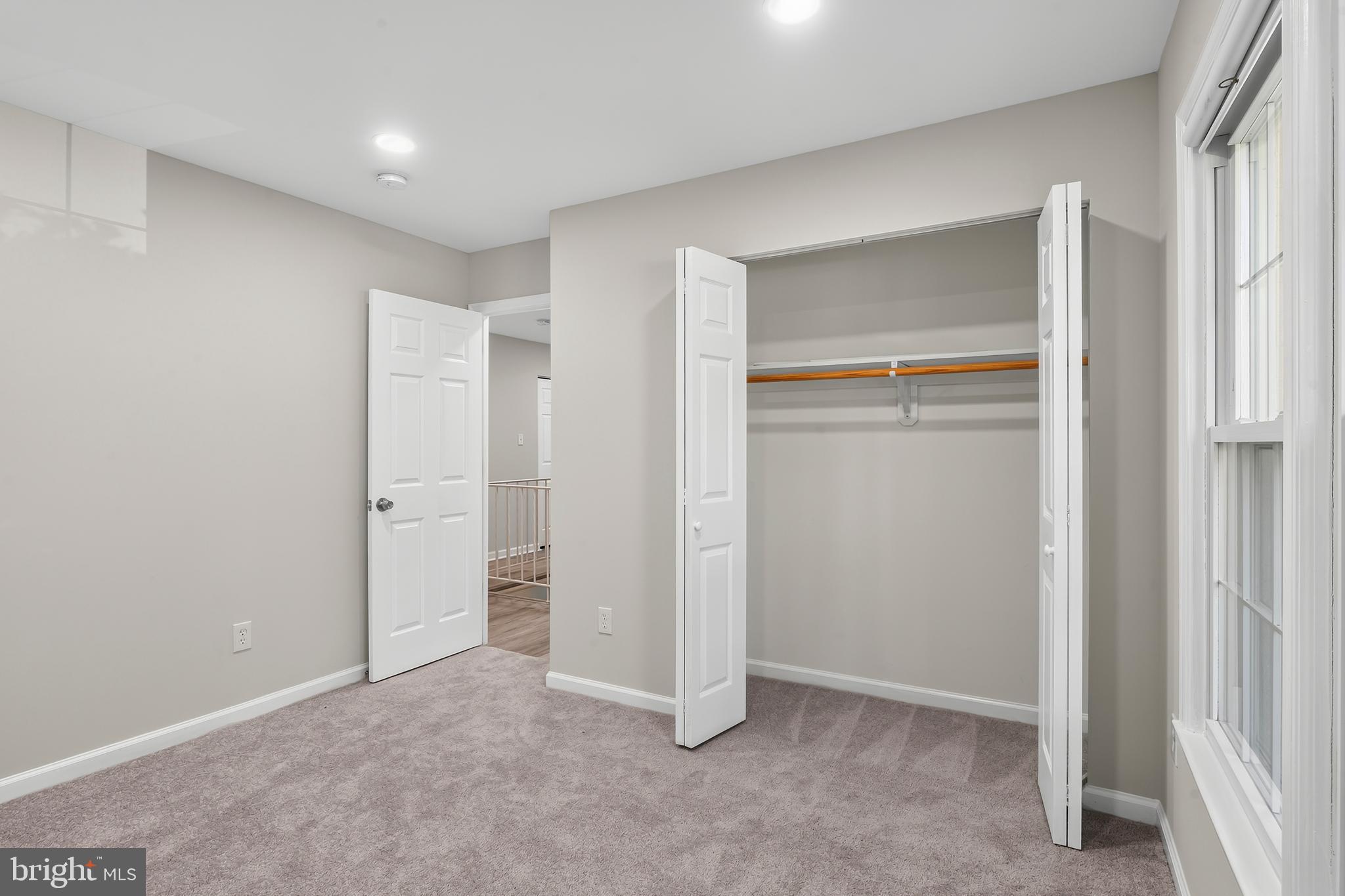 PROMONTORY OAKS - Residential