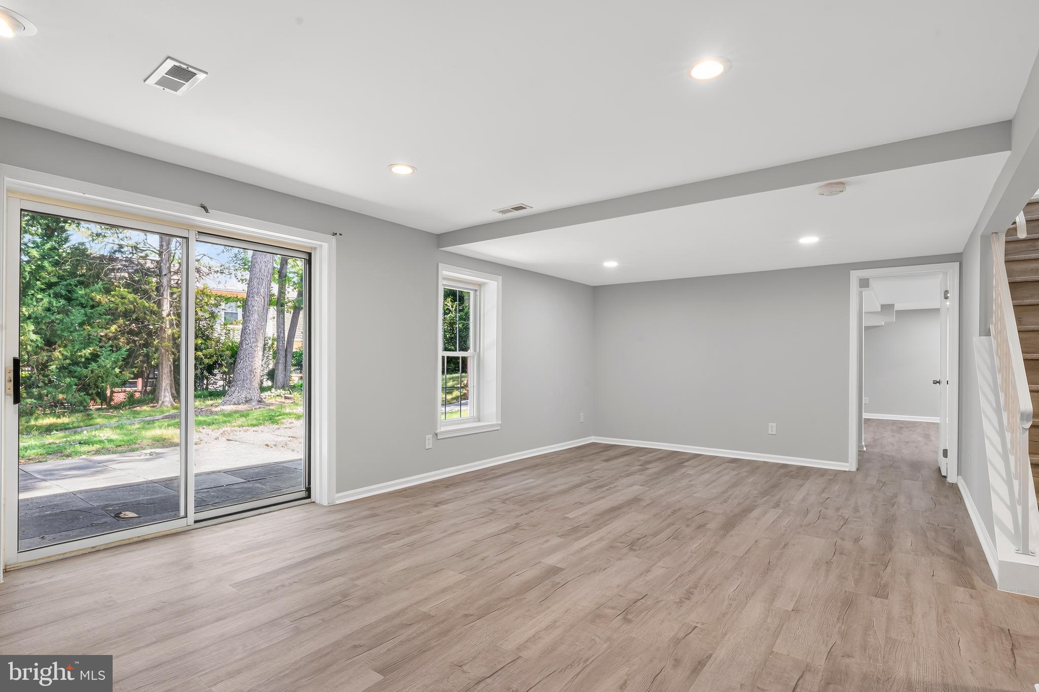 PROMONTORY OAKS - Residential