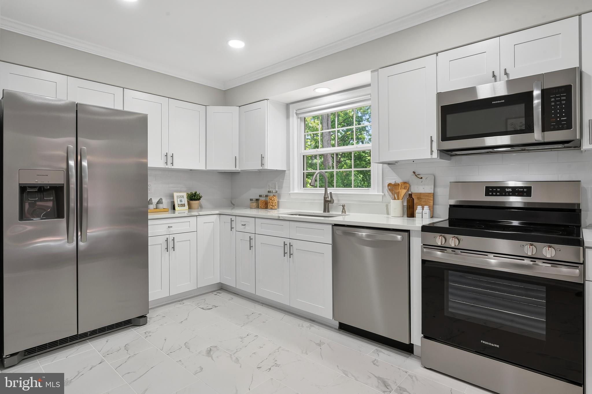 PROMONTORY OAKS - Residential