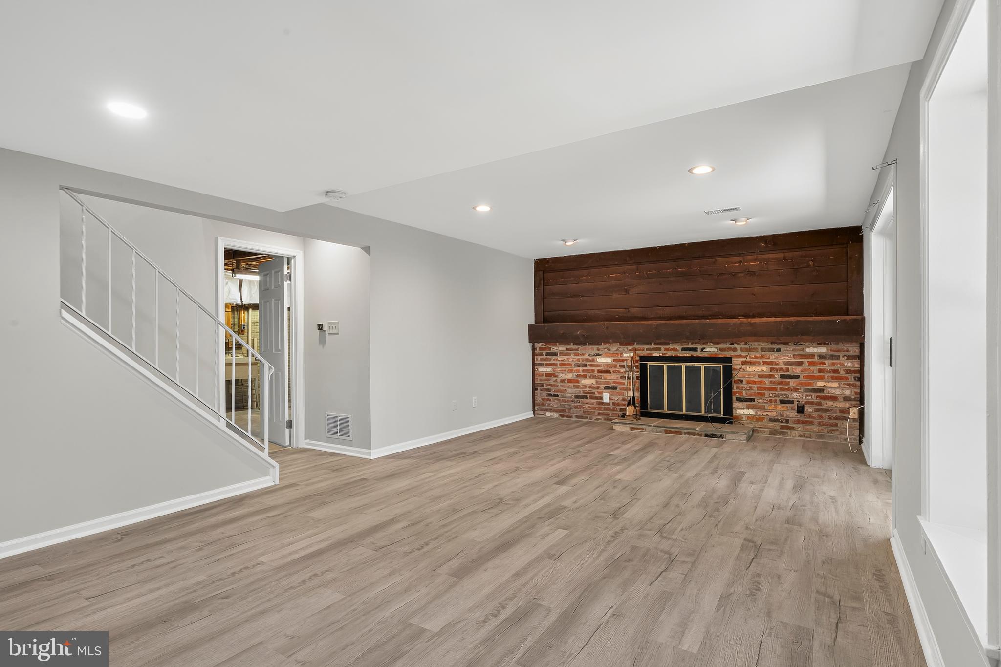 PROMONTORY OAKS - Residential