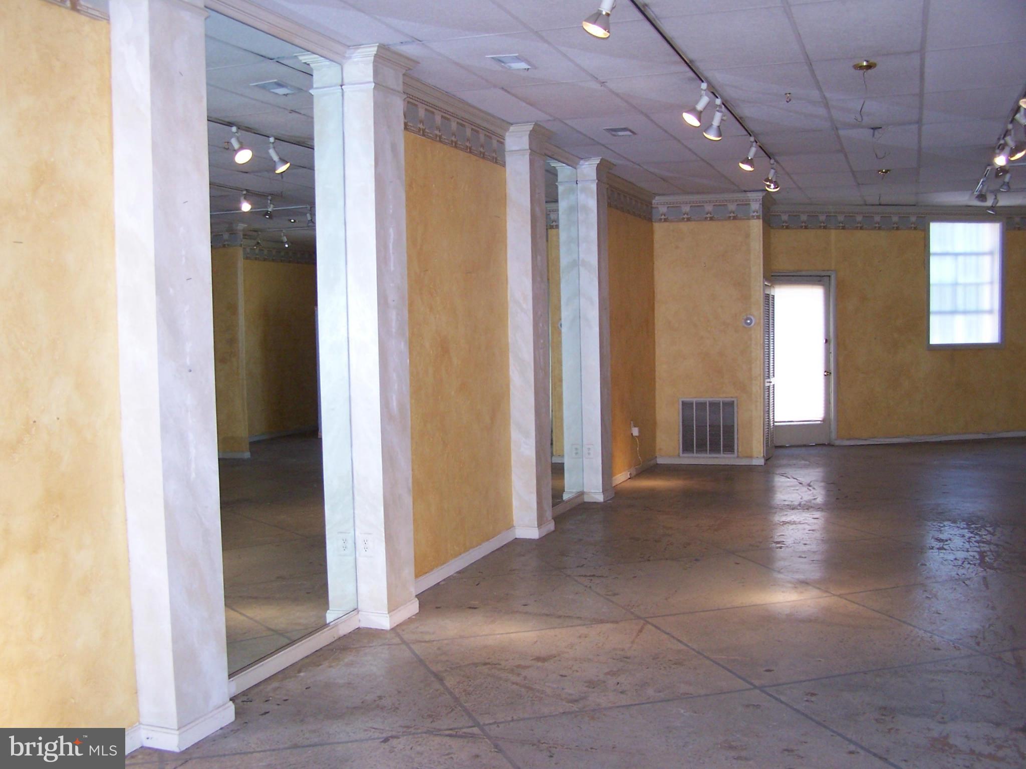 OLD TOWN ALEXANDRIA - Commercial Sale
