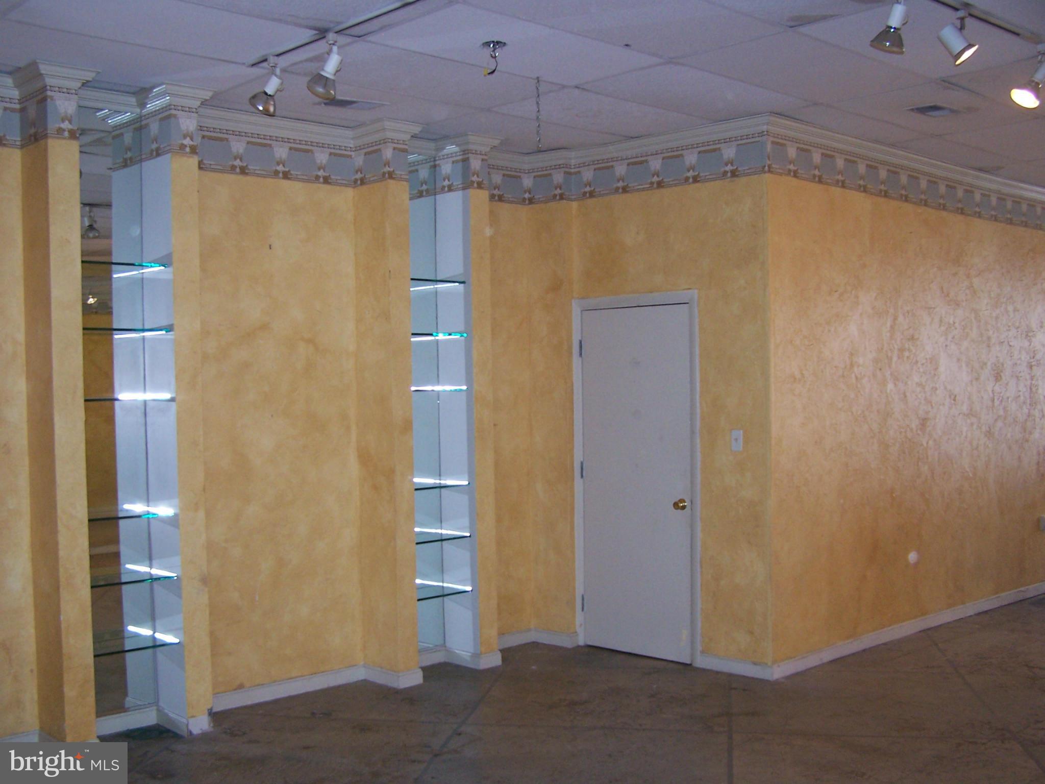 OLD TOWN ALEXANDRIA - Commercial Sale