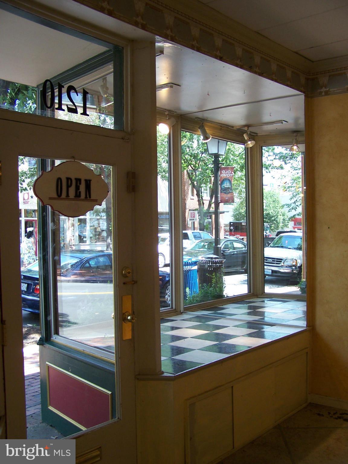 OLD TOWN ALEXANDRIA - Commercial Sale