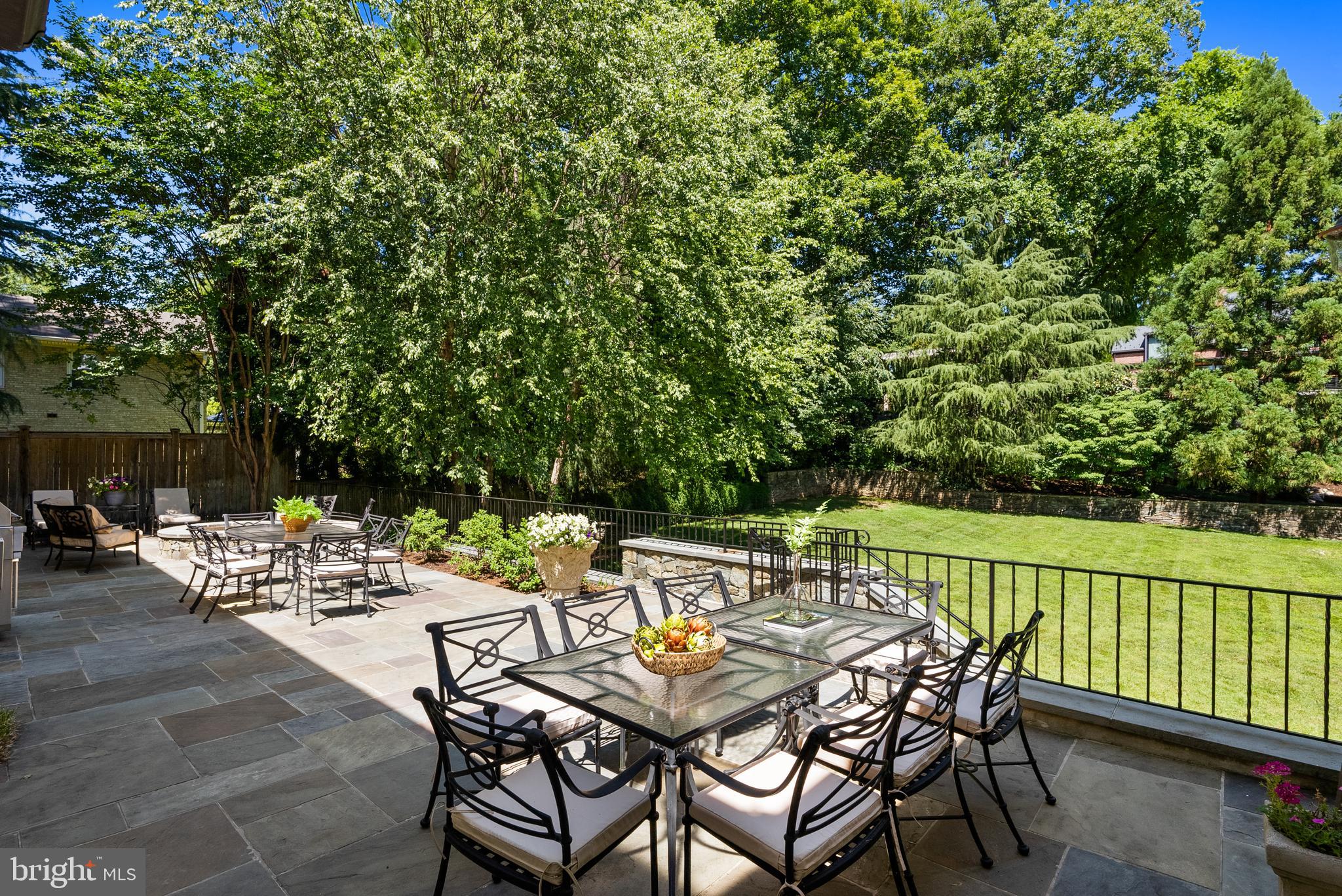 BANNOCKBURN ESTATES - Residential