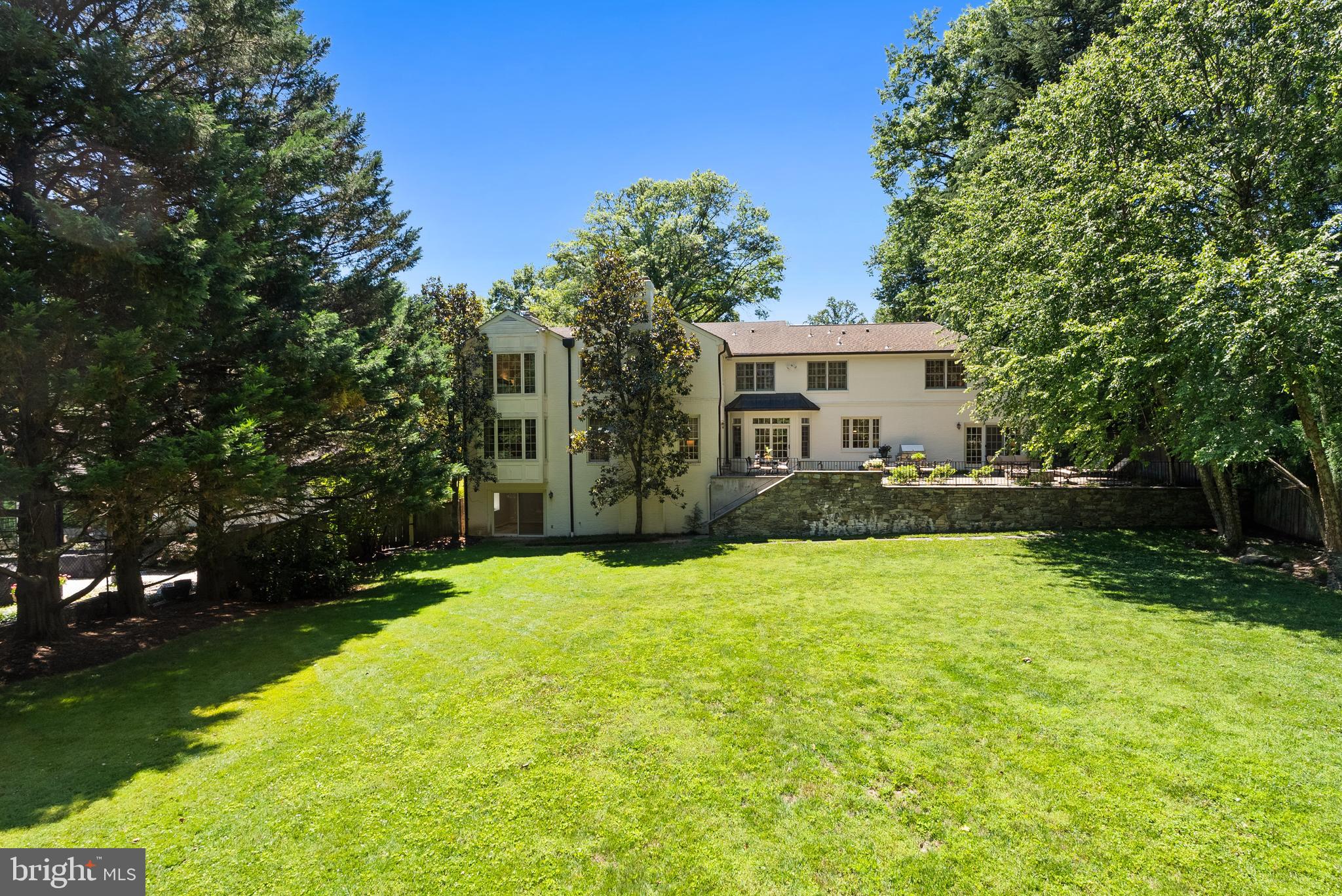 BANNOCKBURN ESTATES - Residential
