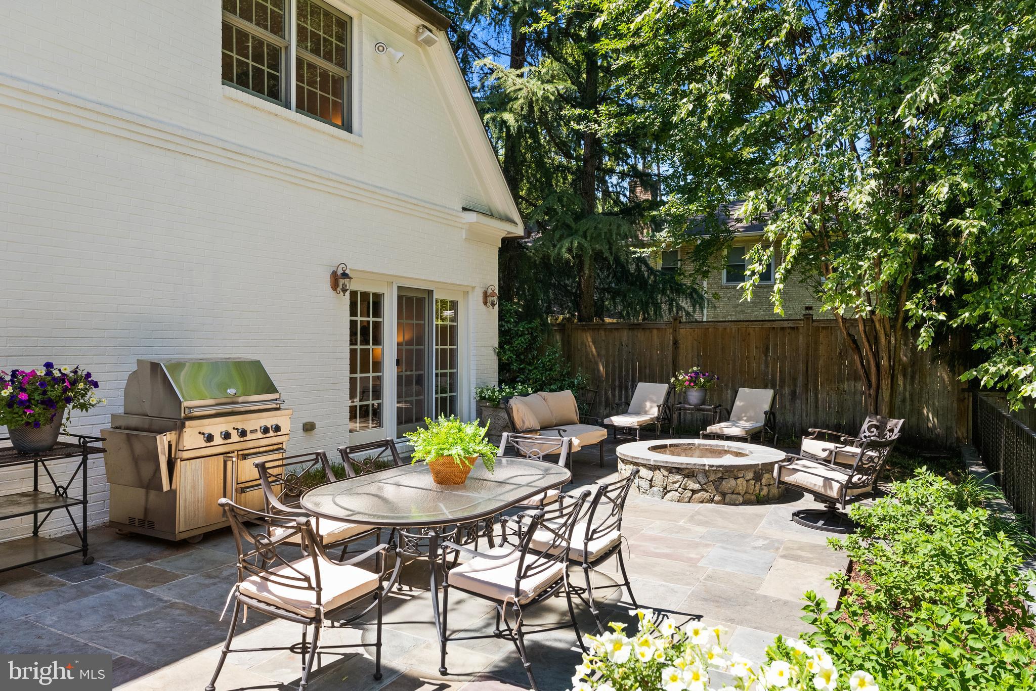 BANNOCKBURN ESTATES - Residential