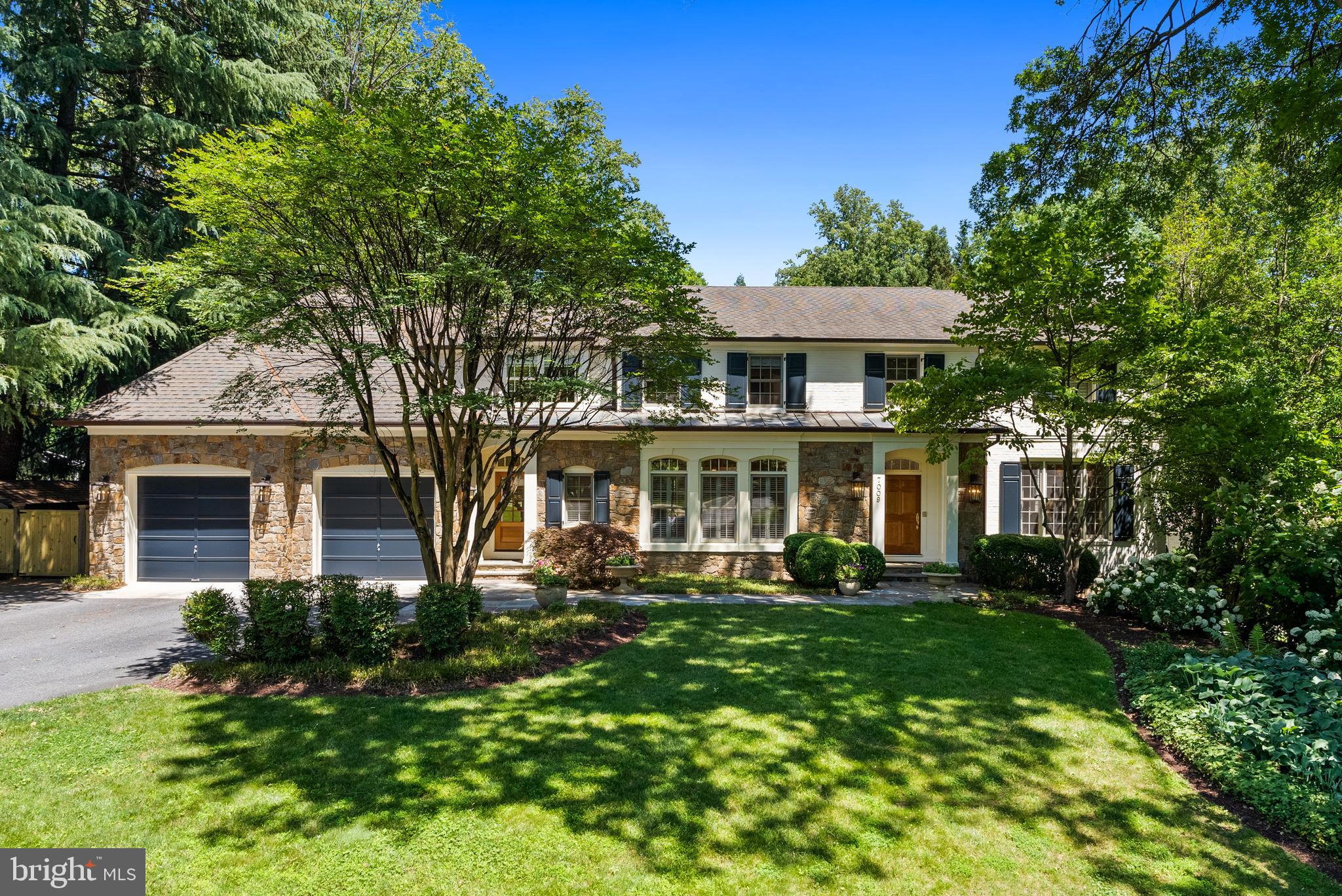 BANNOCKBURN ESTATES - Residential
