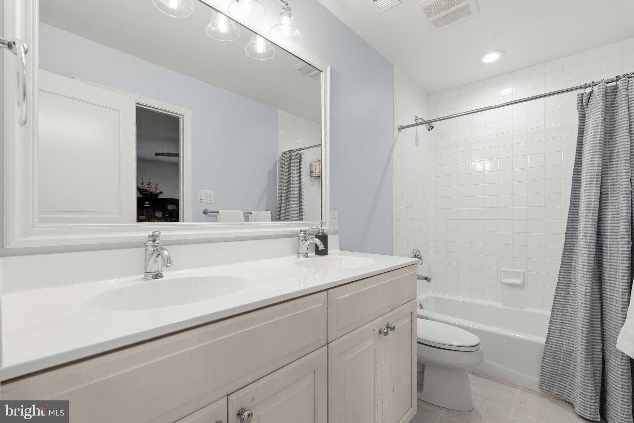 BANNOCKBURN ESTATES - Residential