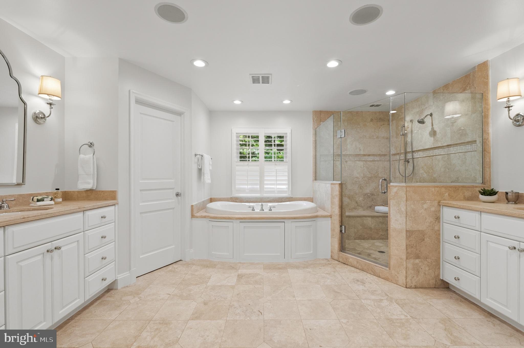 BANNOCKBURN ESTATES - Residential