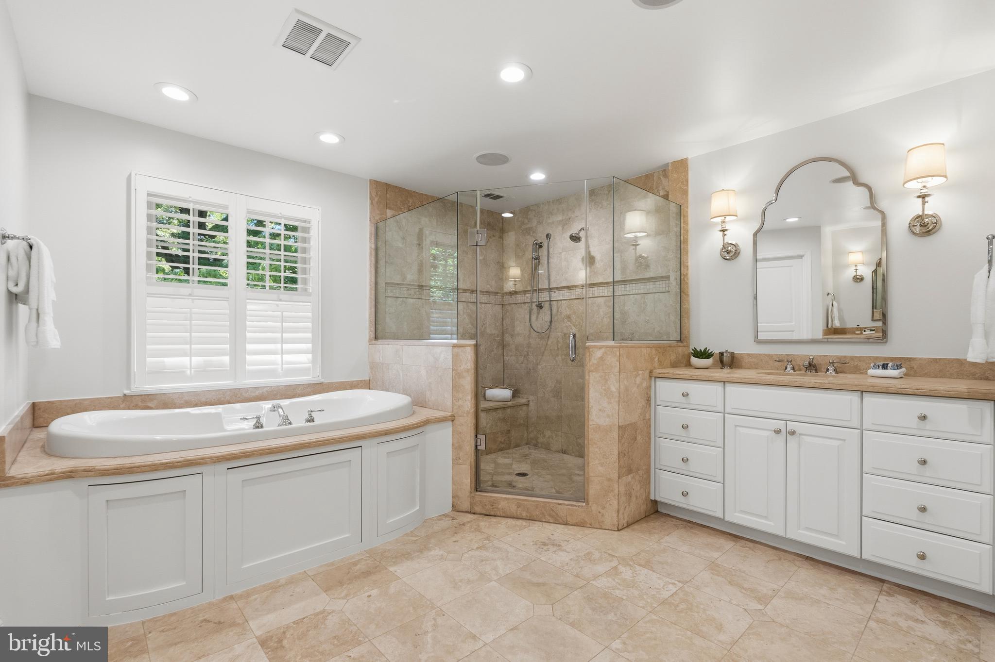BANNOCKBURN ESTATES - Residential