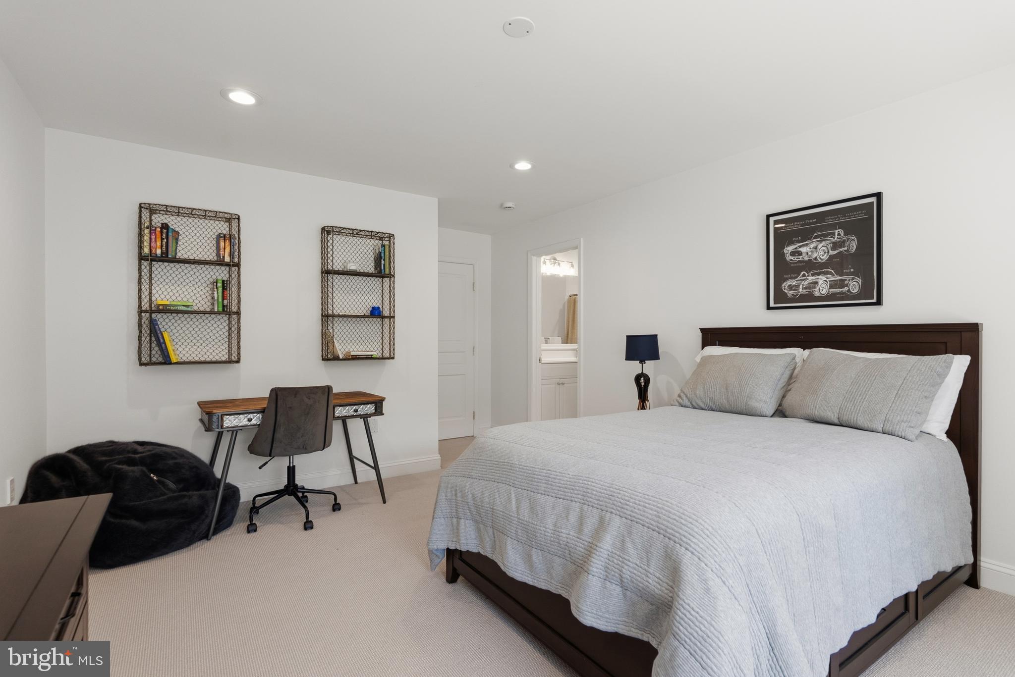 BANNOCKBURN ESTATES - Residential