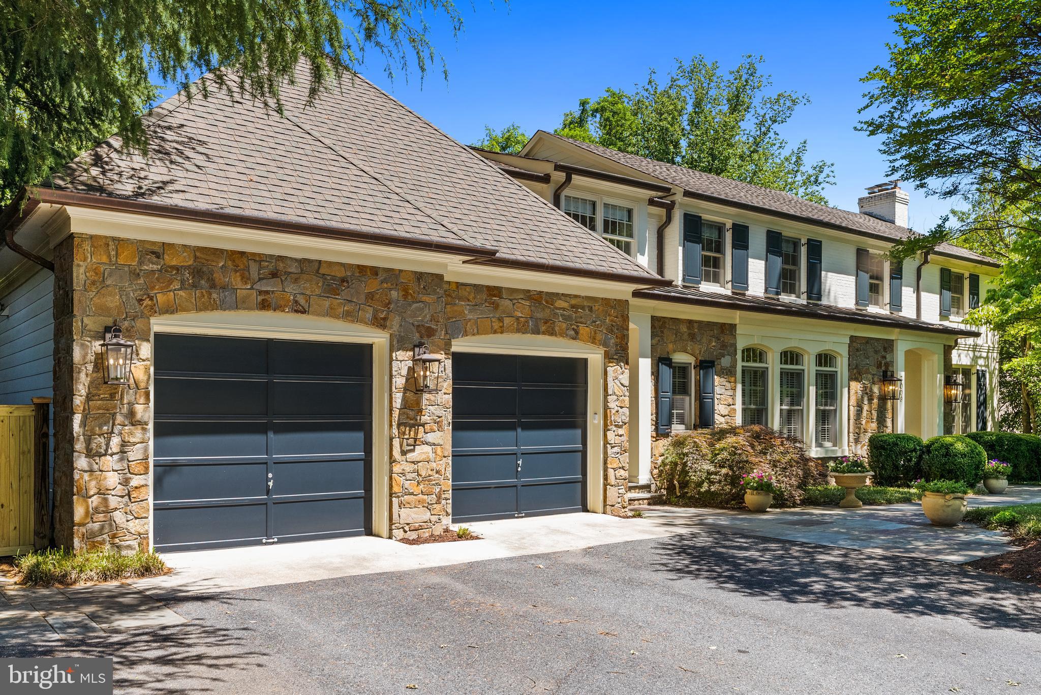 BANNOCKBURN ESTATES - Residential