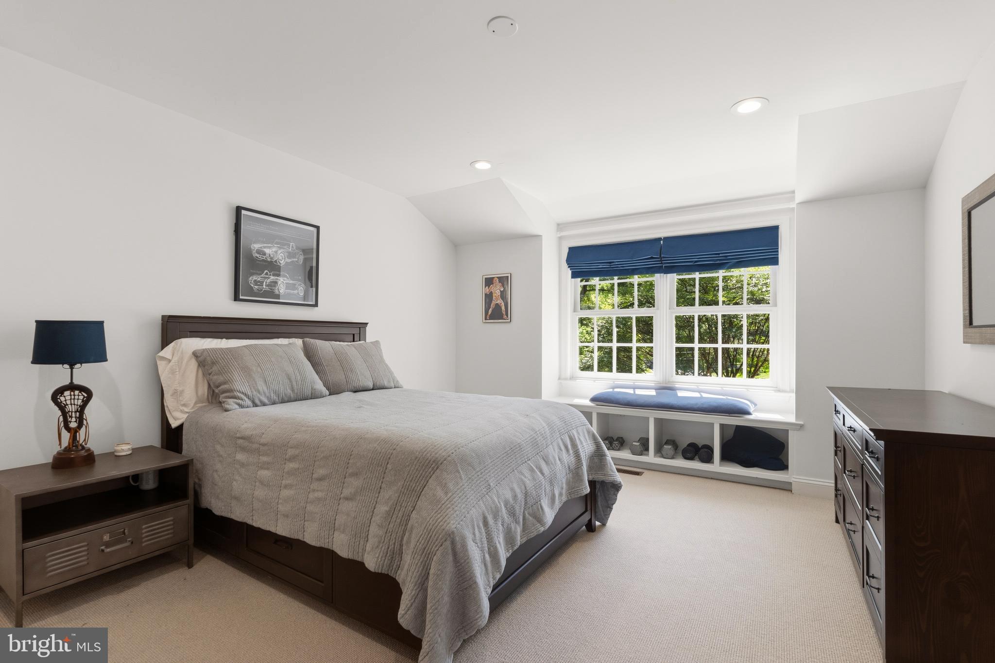 BANNOCKBURN ESTATES - Residential