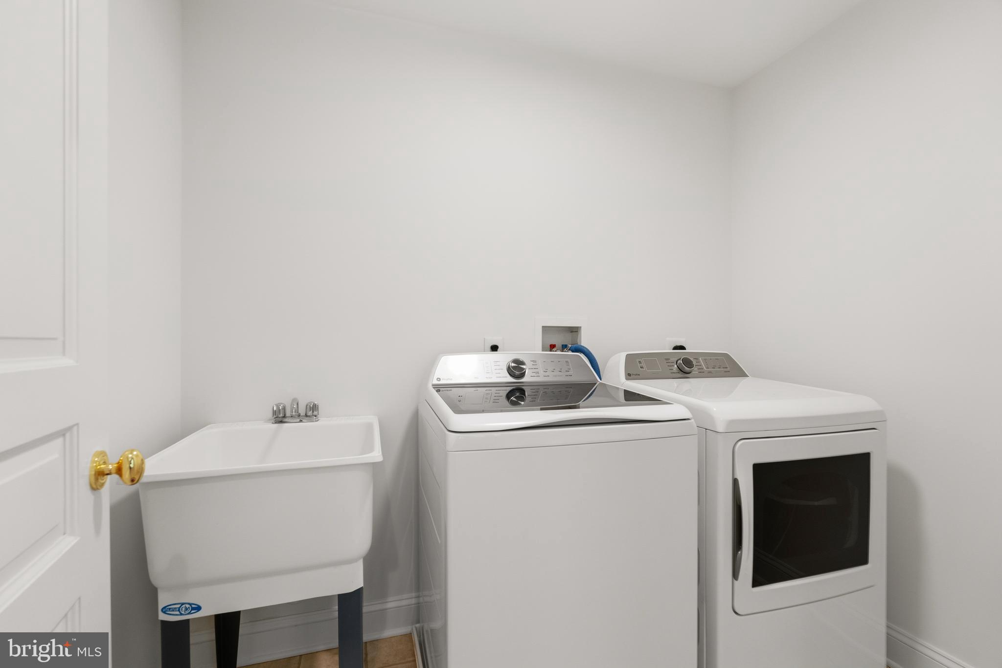 BANNOCKBURN ESTATES - Residential