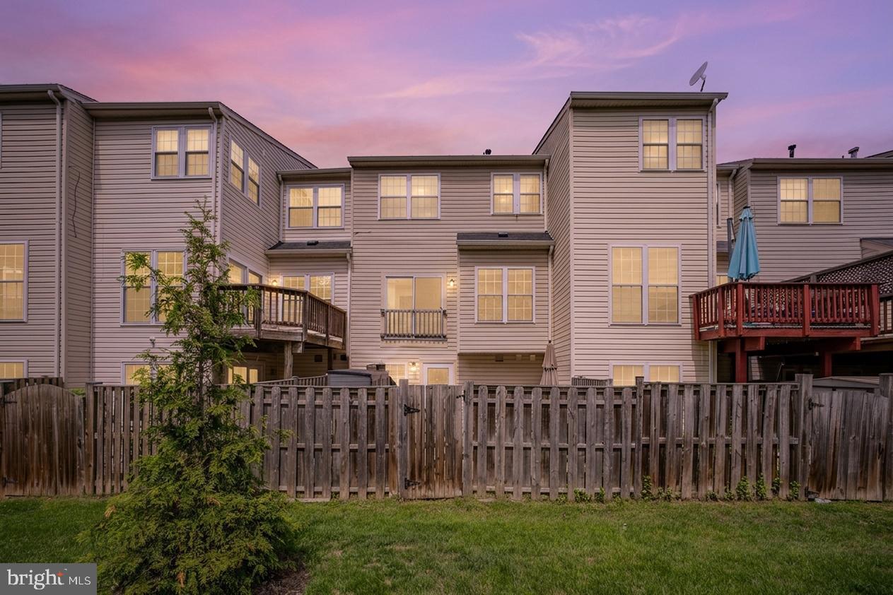 FAIRCREST NORTH - Residential