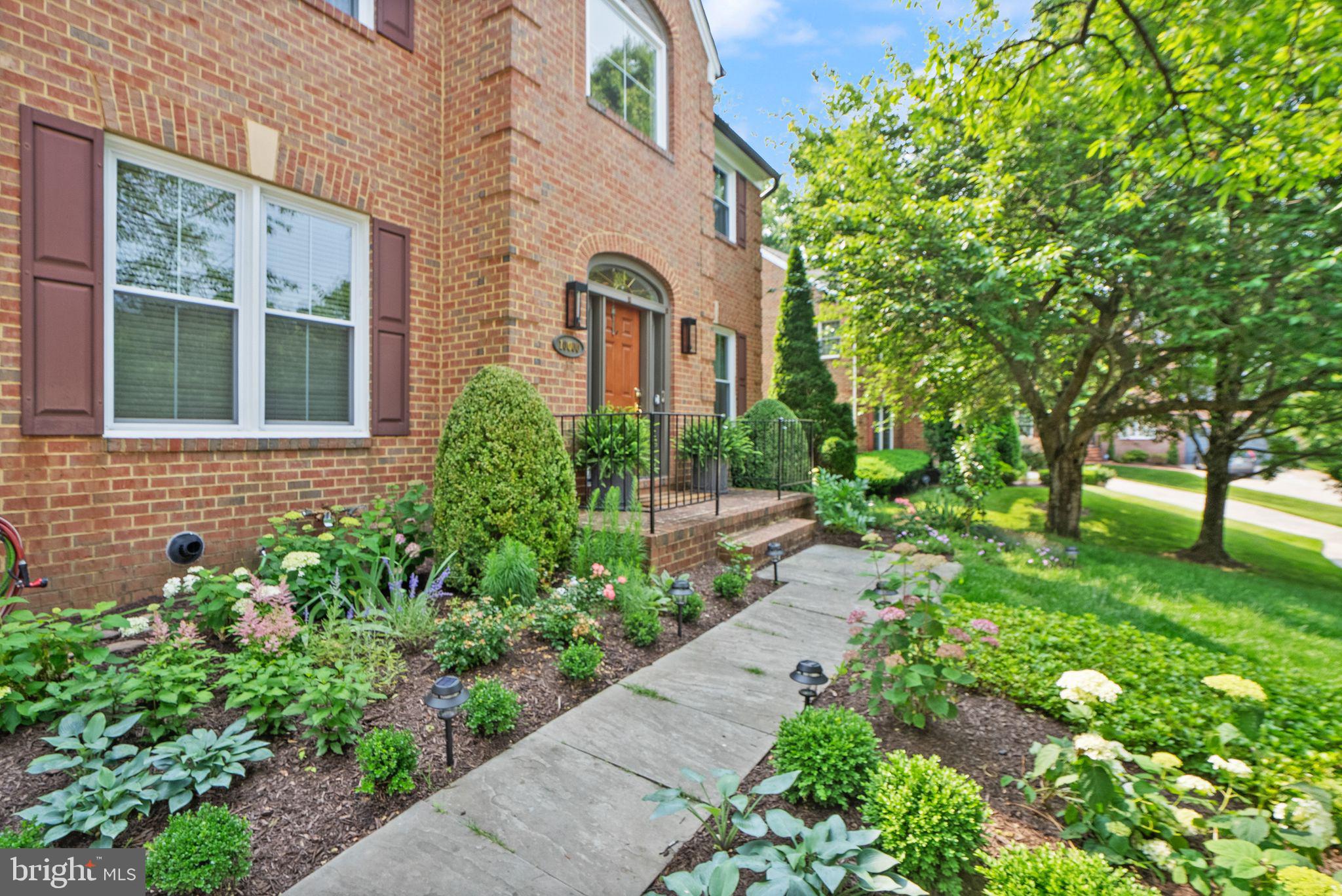BRADDOCK MANOR - Residential