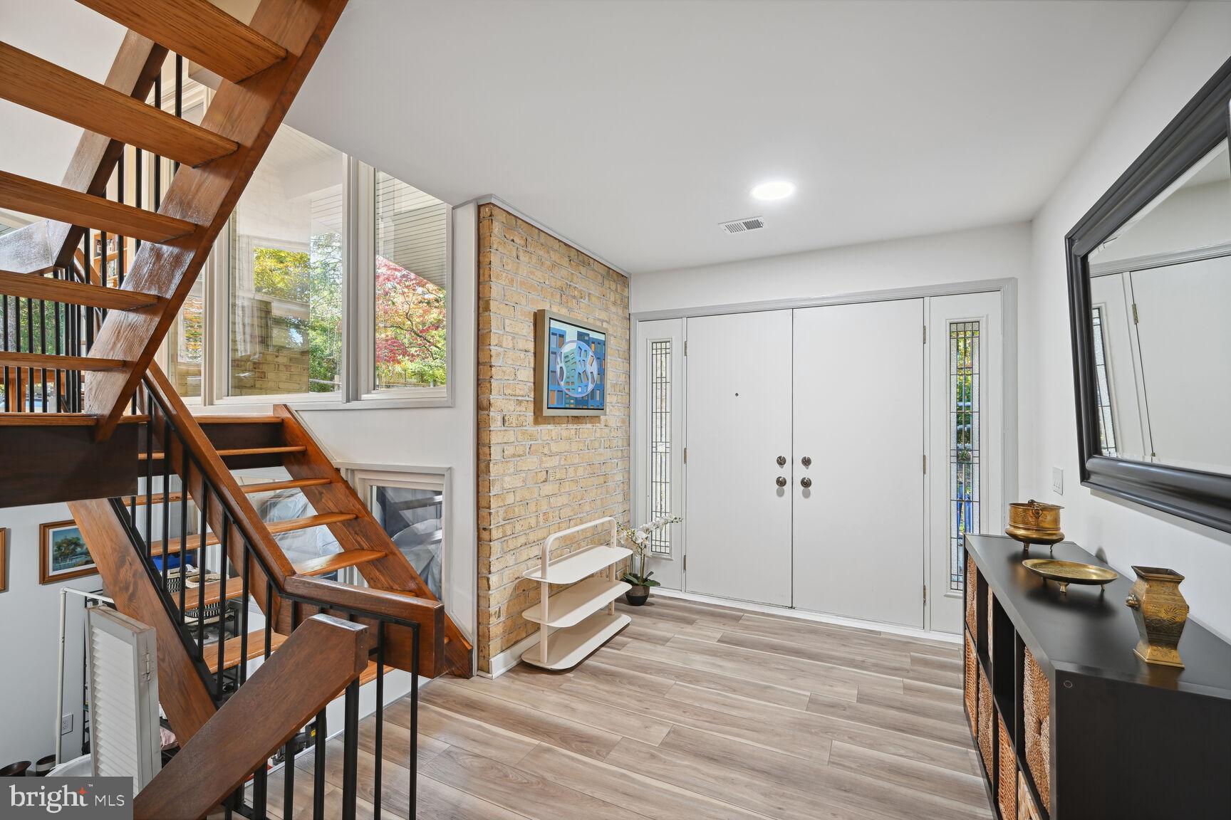 RED COAT WOODS - Residential Lease
