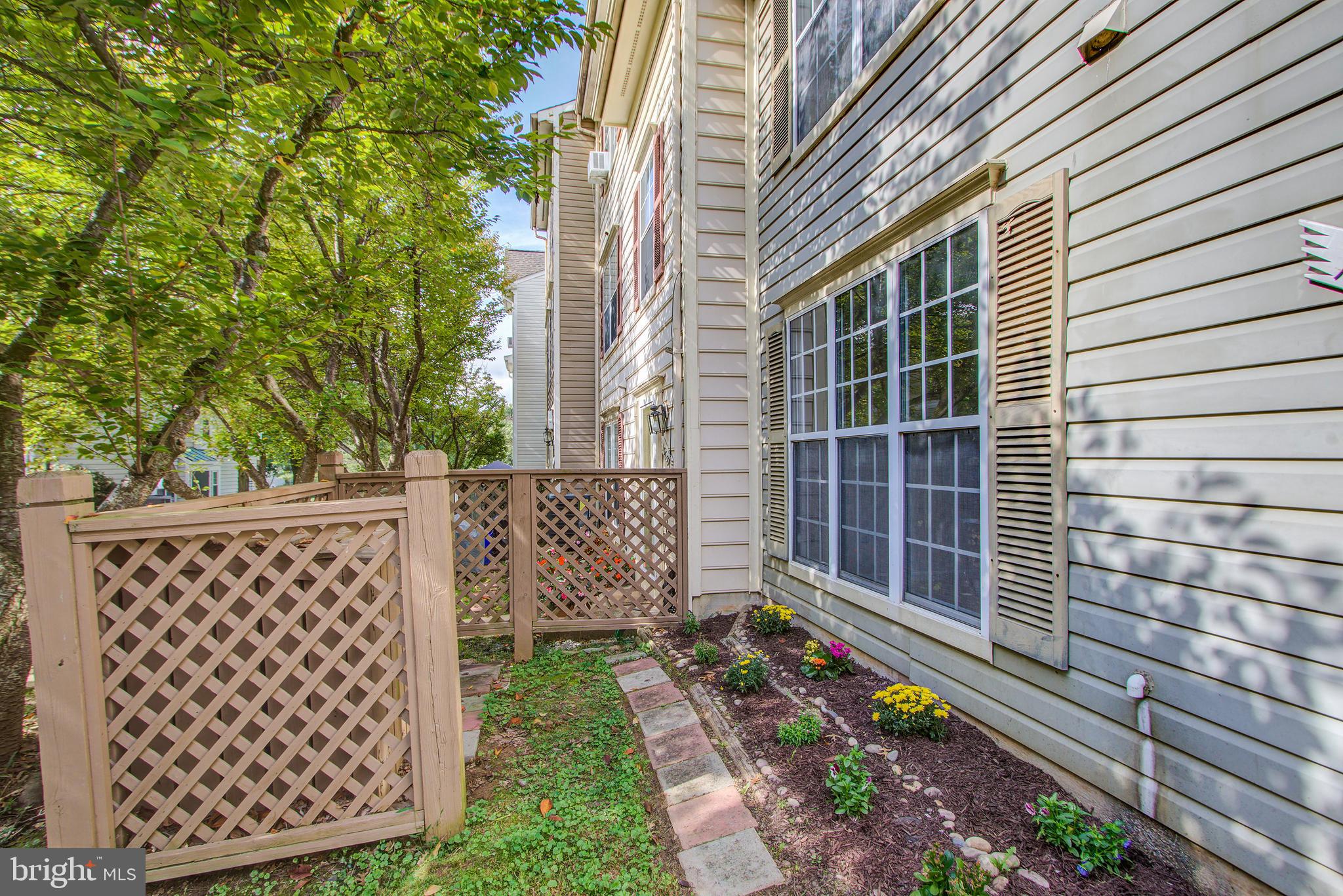 WILLOW COVE MANORS - Residential