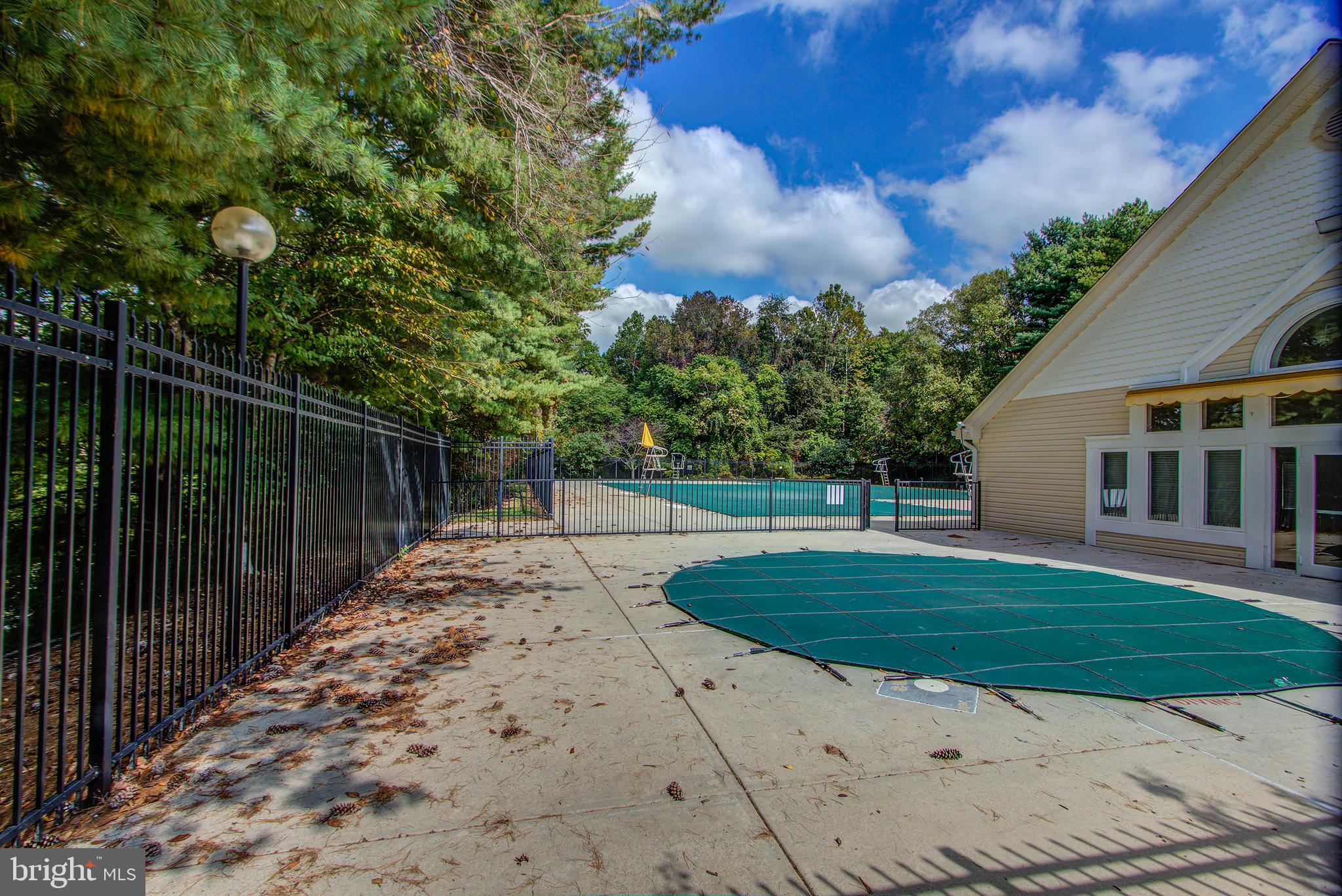 WILLOW COVE MANORS - Residential