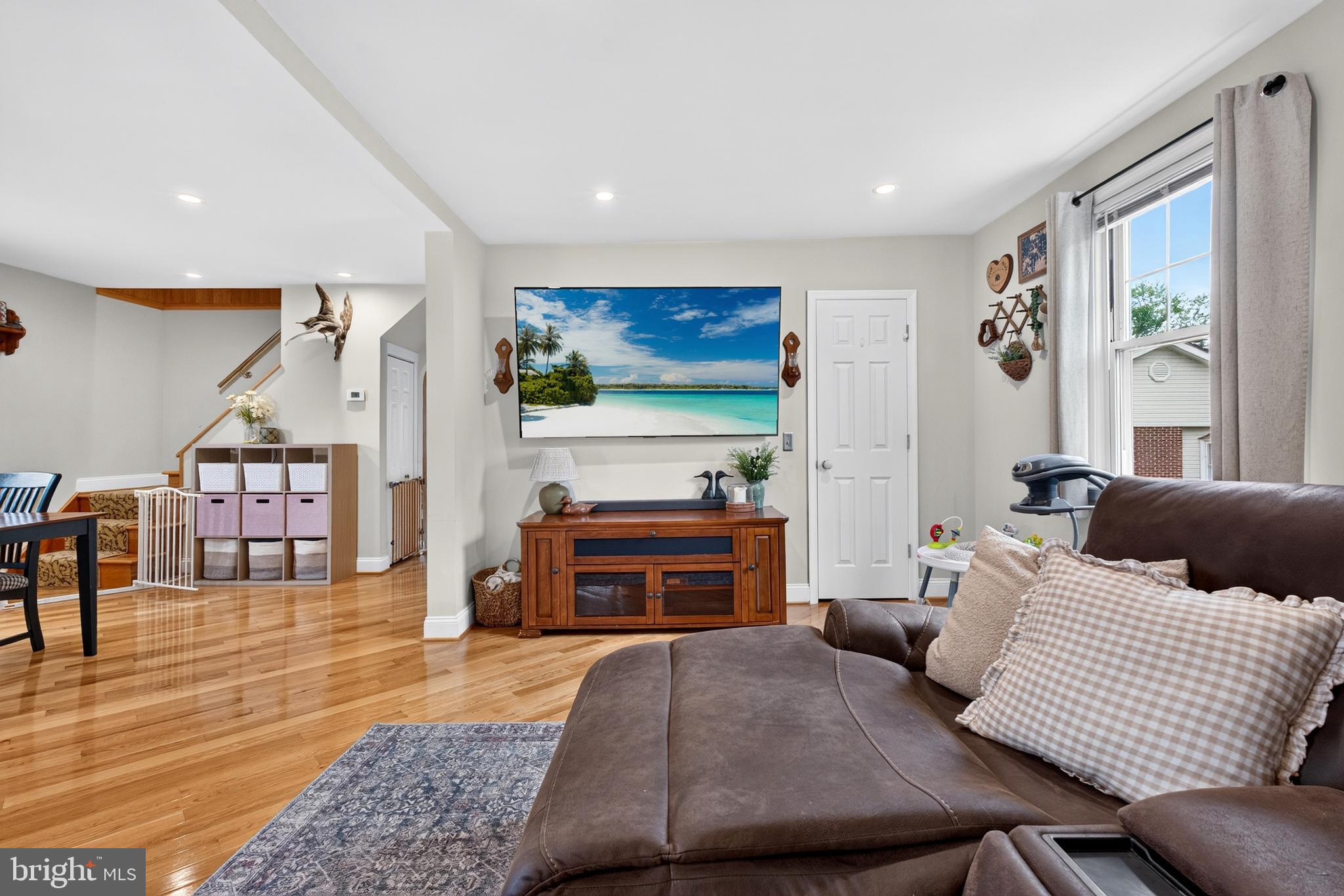 MIDDLE RIVER - Residential