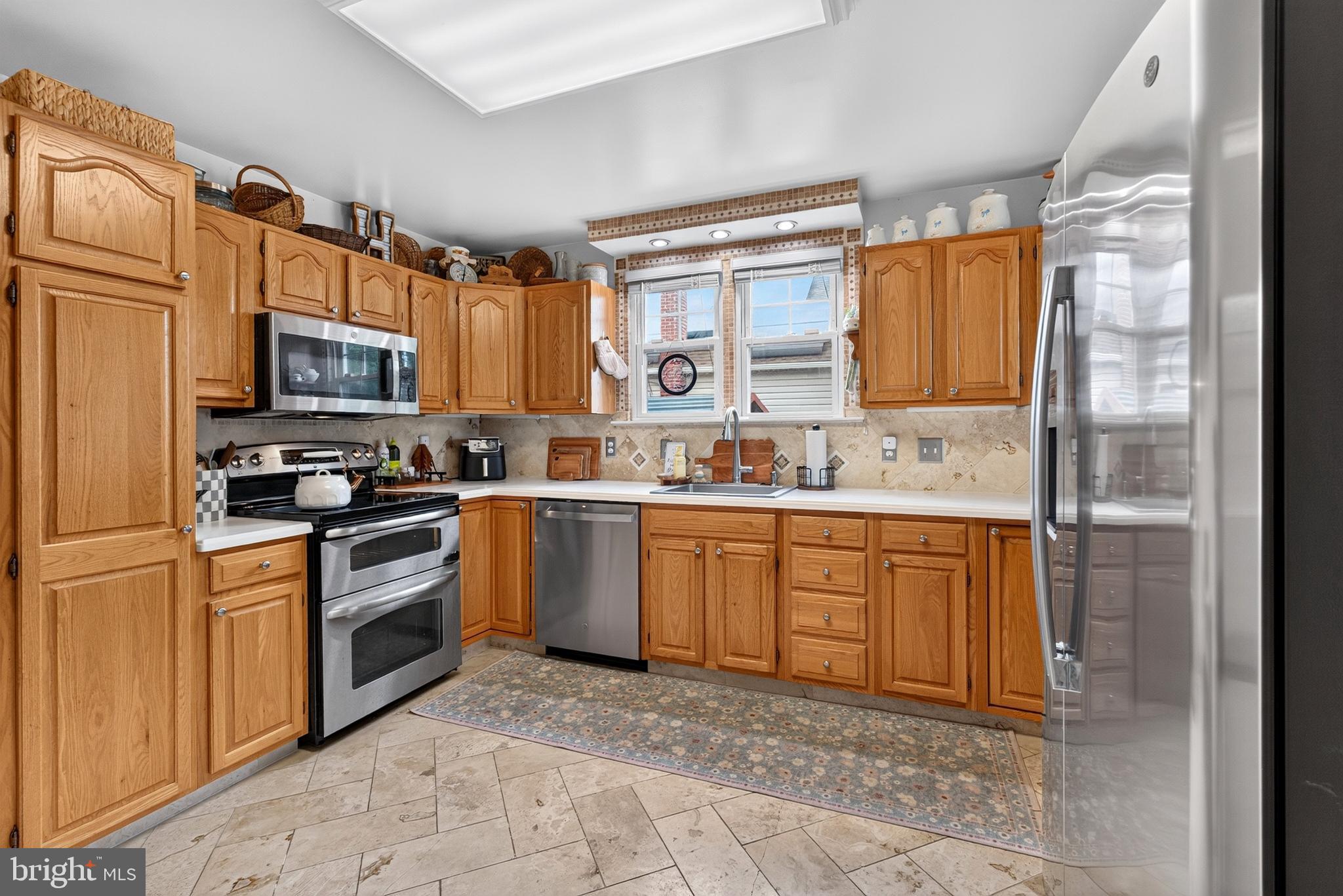 MIDDLE RIVER - Residential