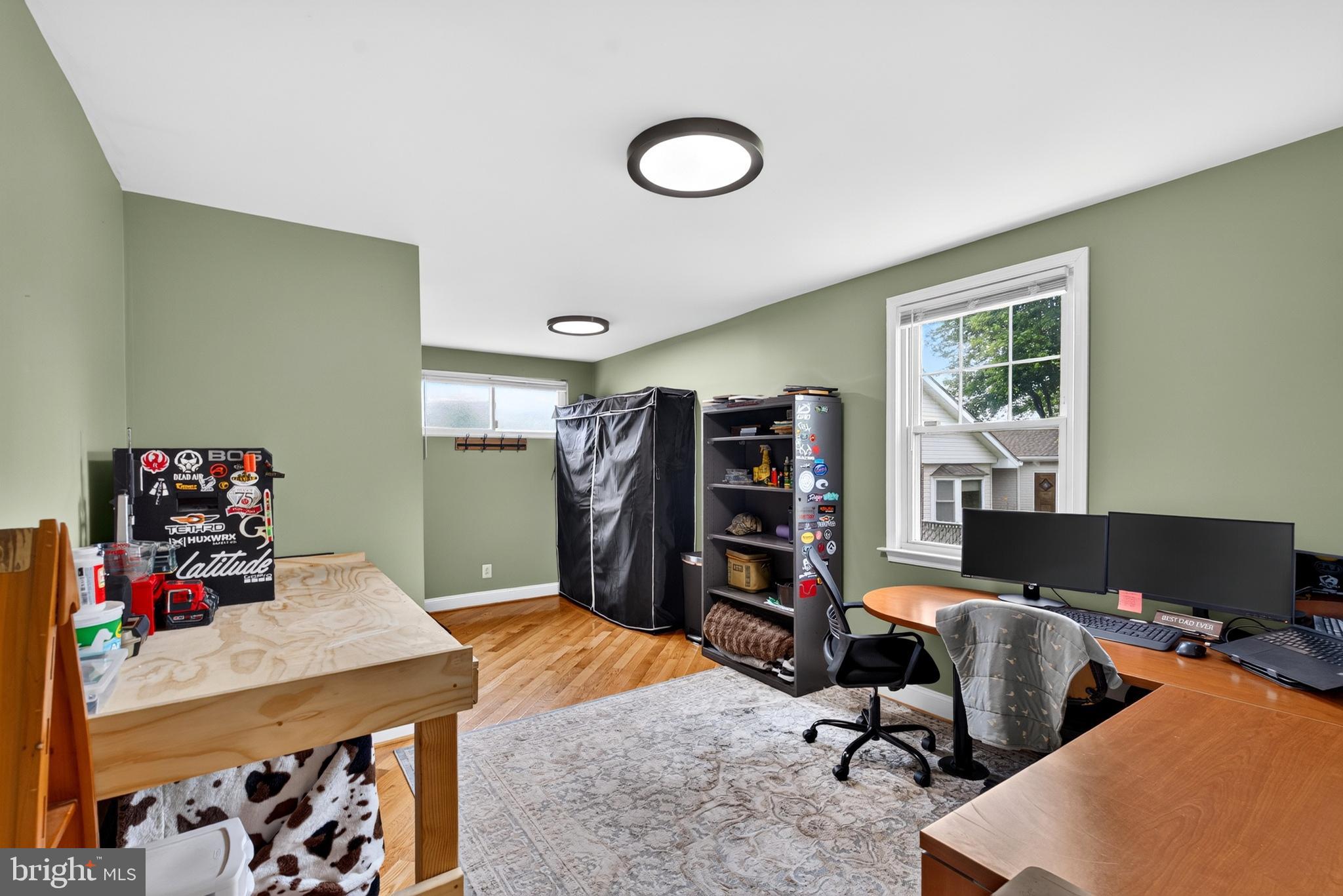 MIDDLE RIVER - Residential
