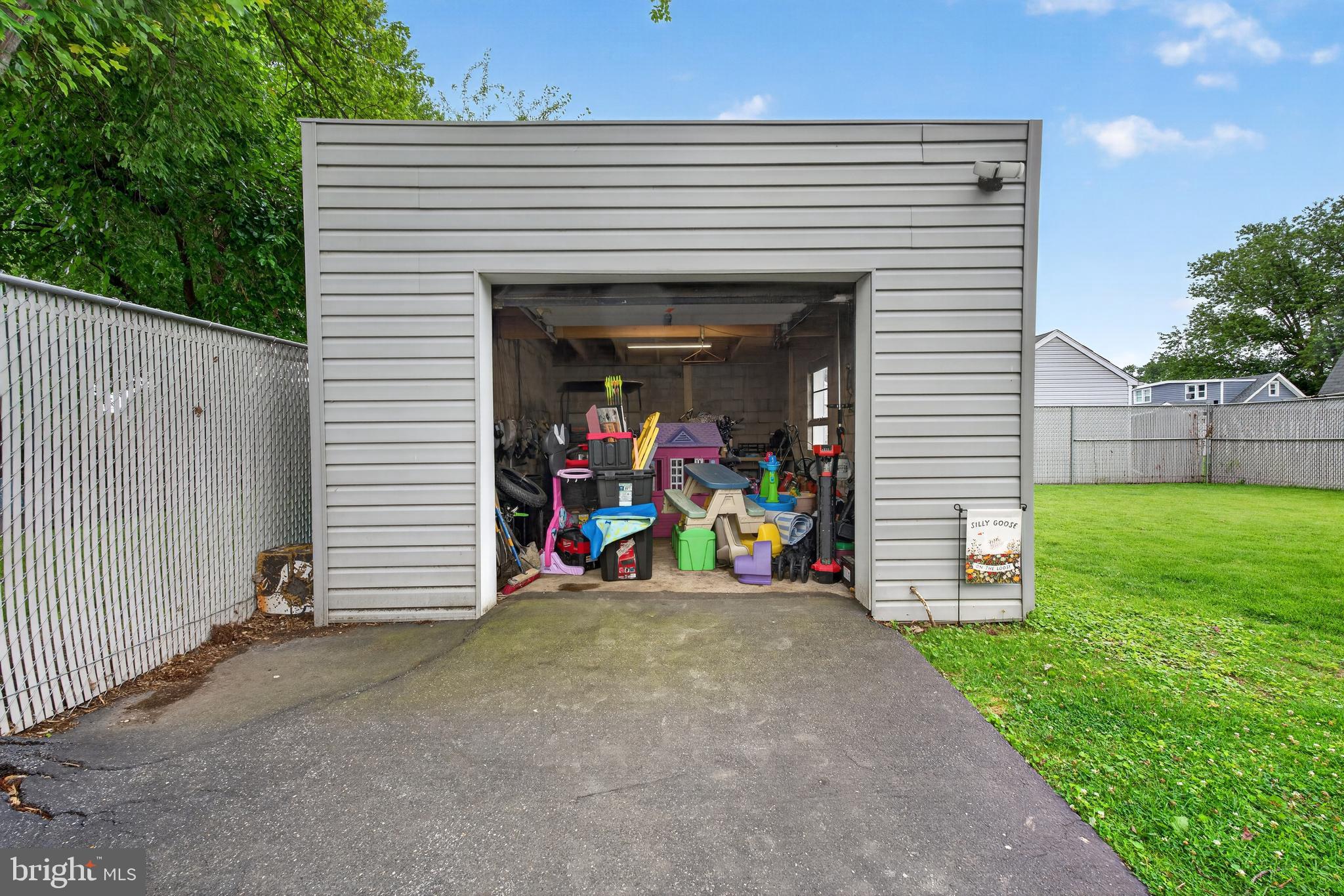MIDDLE RIVER - Residential