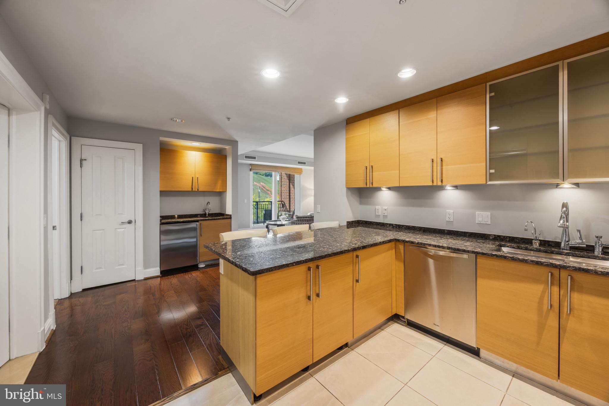 THE RITZ-CARLTON RESIDENCES - Residential