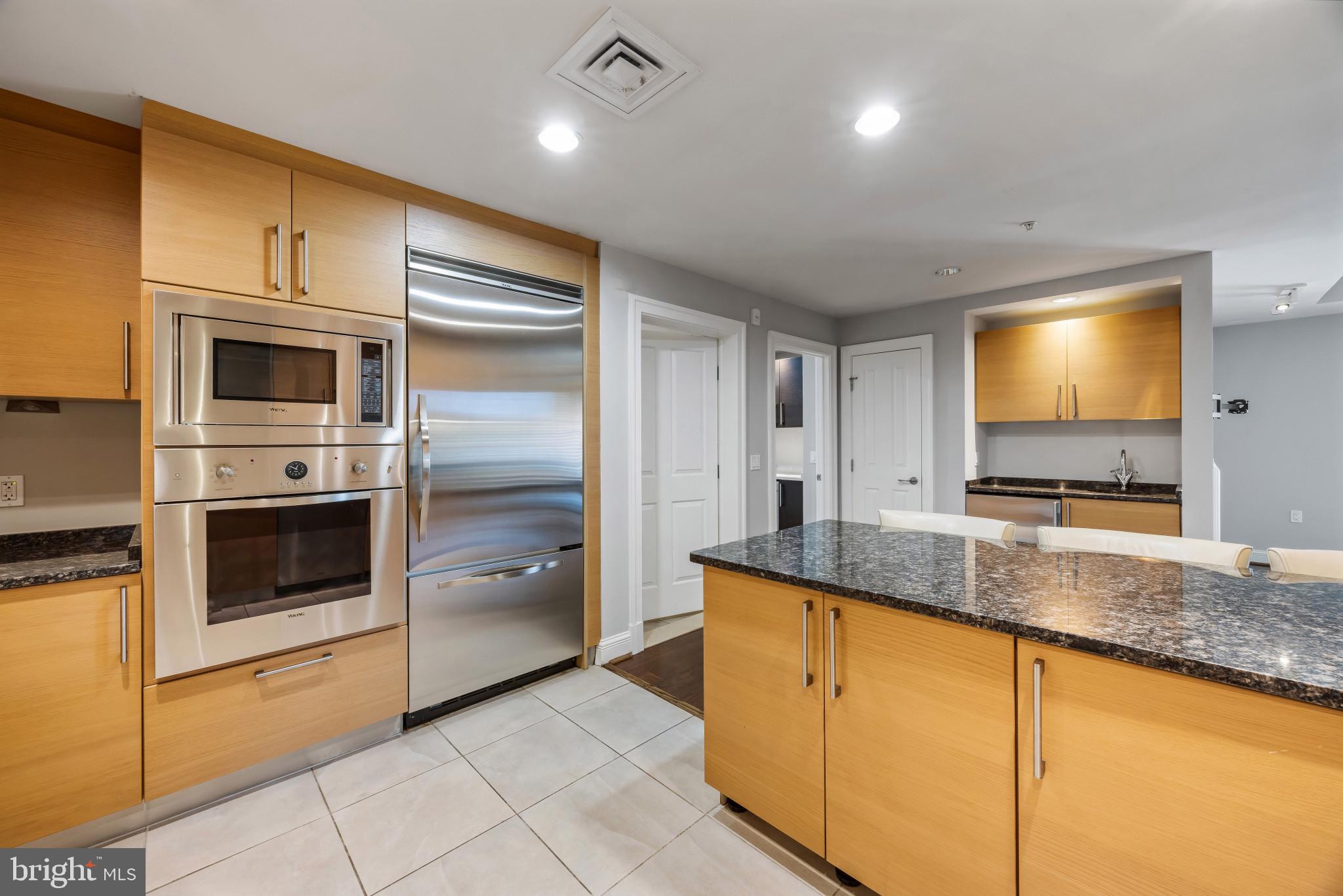 THE RITZ-CARLTON RESIDENCES - Residential