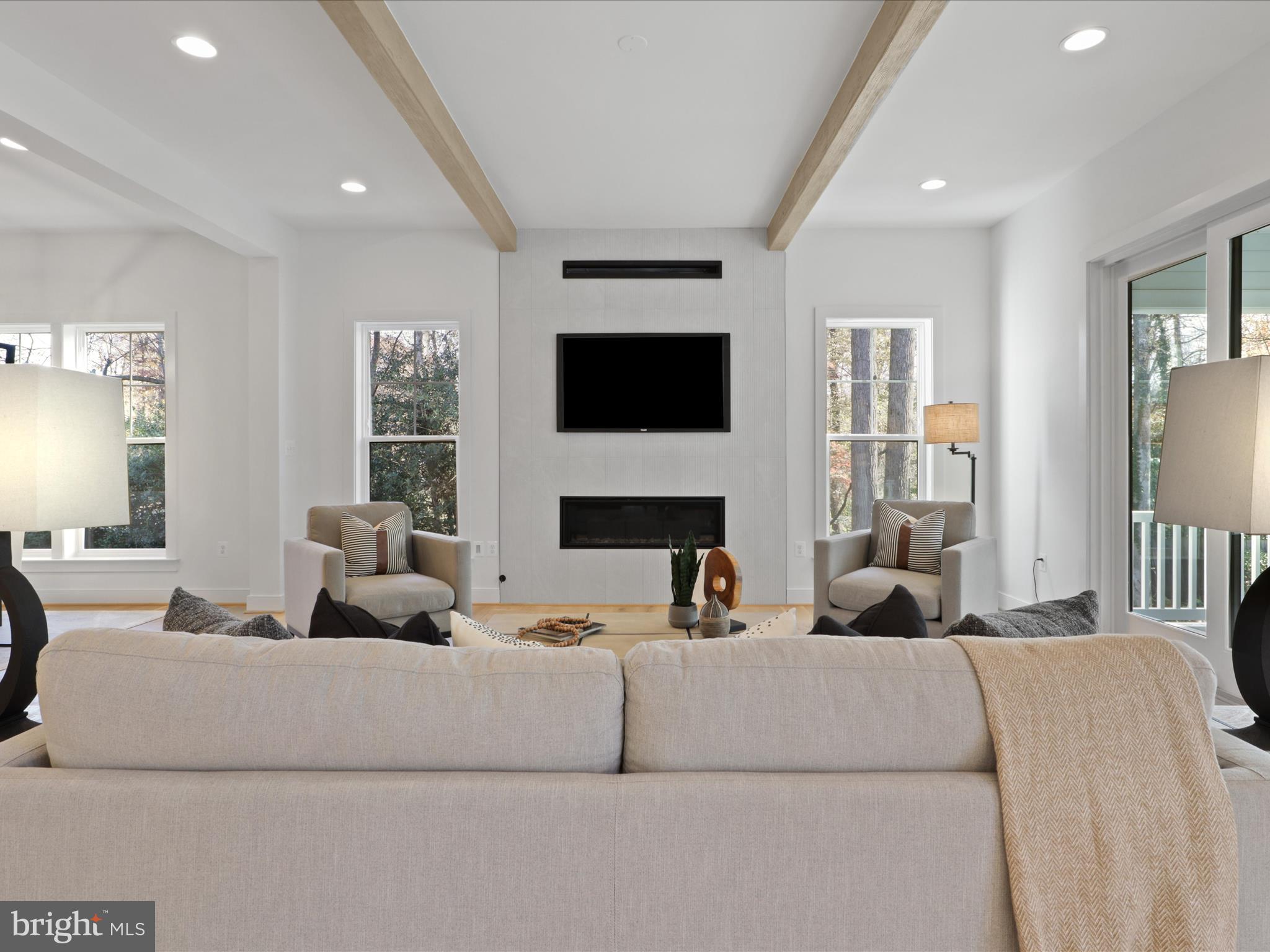 VIENNA WOODS - Residential